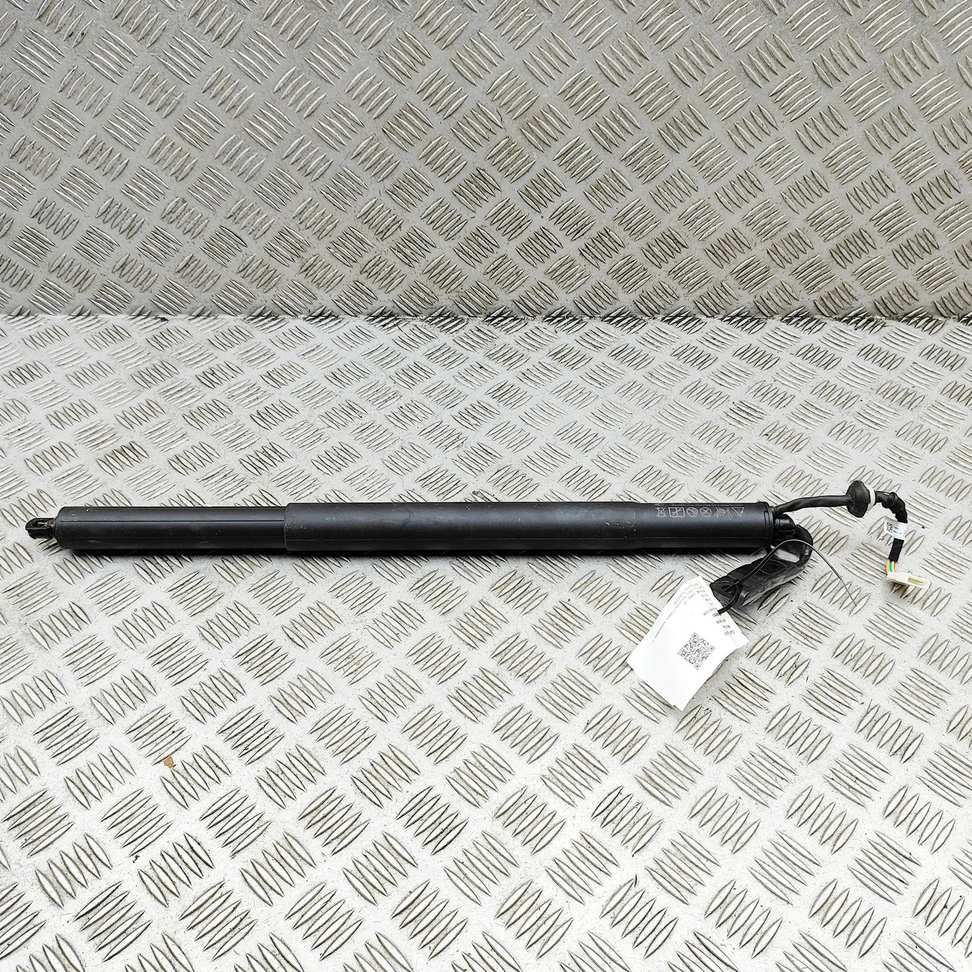 BMW X5 (G05) Left Side Tailgate Gas Strut Left Side Tailgate Gas Strut — BMW X5 (G05) (20...