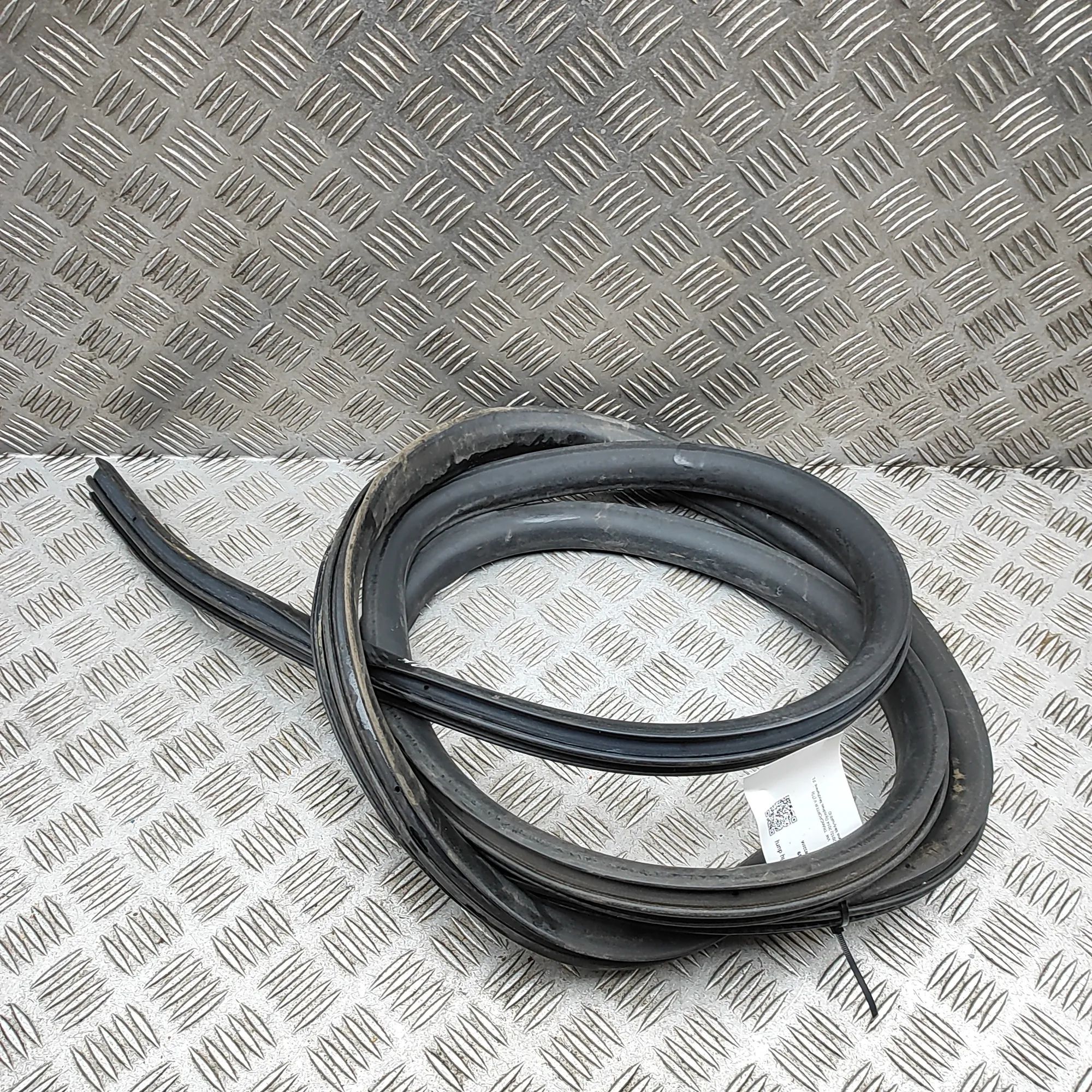 Volkswagen Transporter (T5, Caravelle, Multivan) Door rubber seal — front left Door rubber seal — front left — VW TRANSPORTER ...