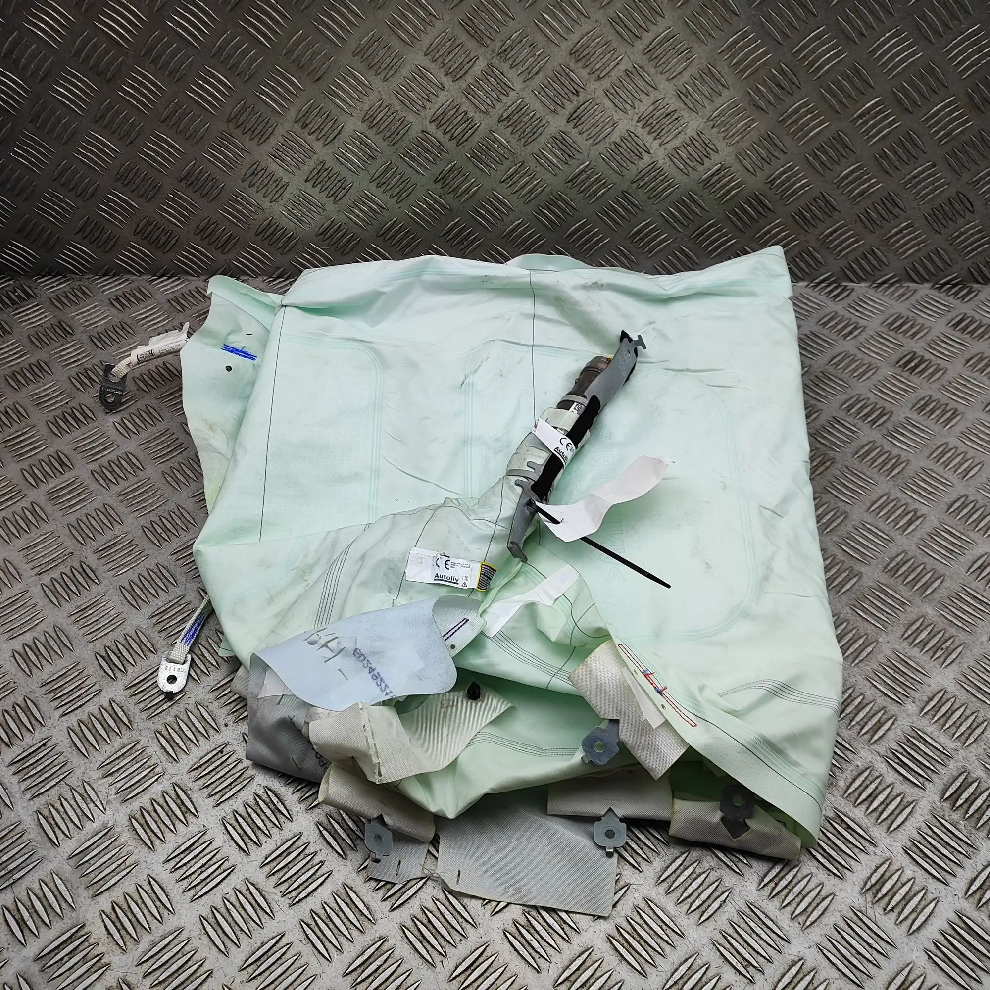 Maserati Ghibli Right Side Roof Safety Curtain SRS Right Side Roof Safety Curtain SRS — MASERATI G...