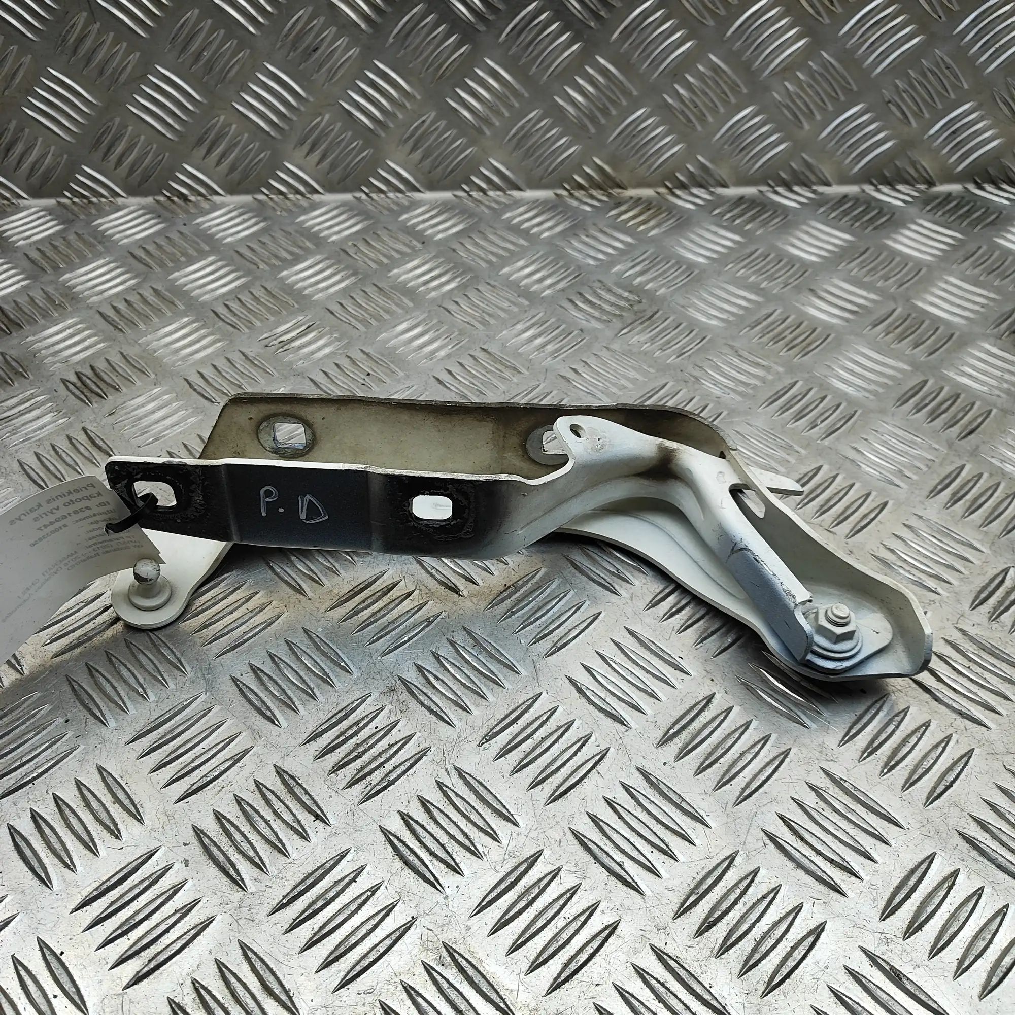 Maserati Ghibli Bonnet hinge — front left Bonnet hinge — front left — MASERATI GHIBLI (M1...
