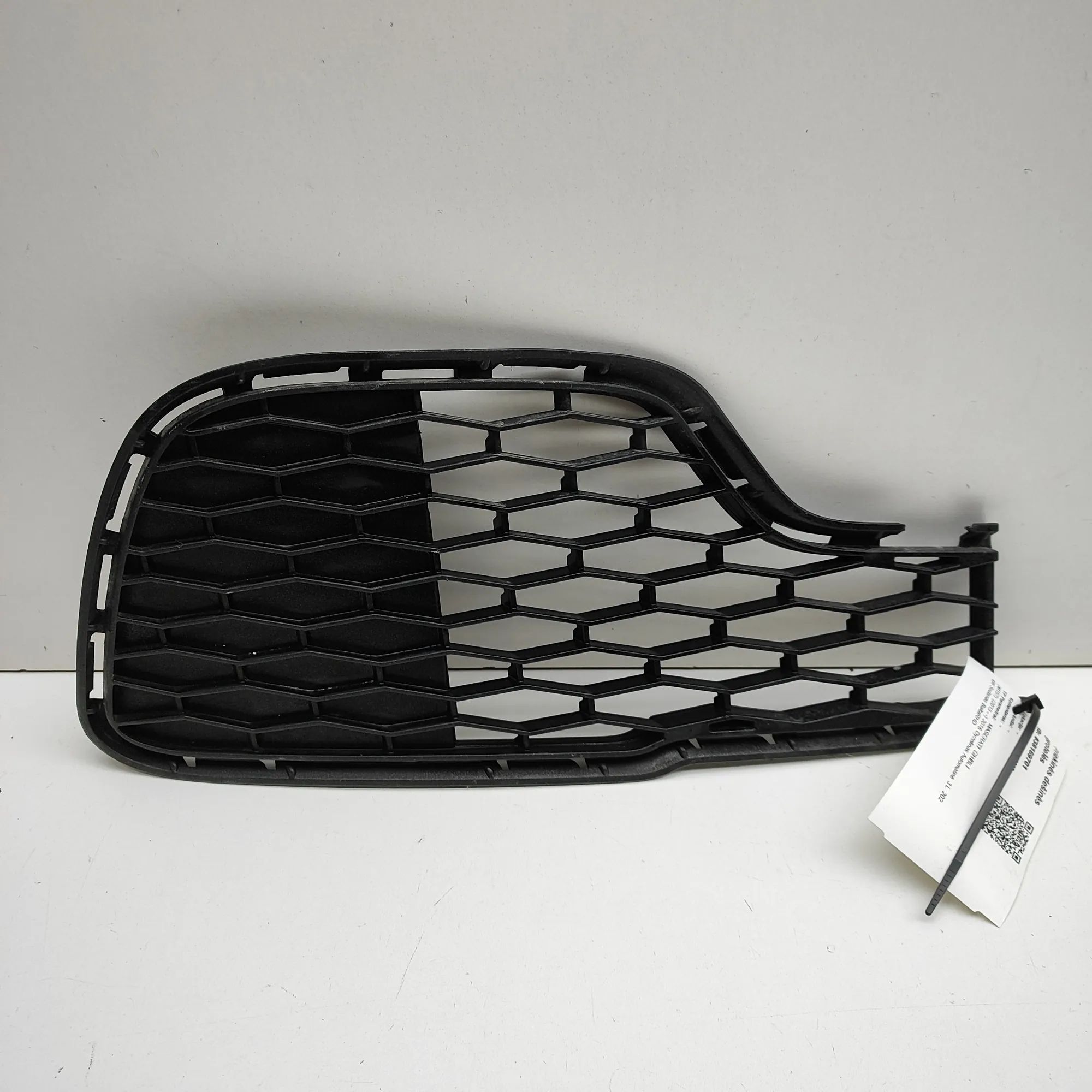 Maserati Ghibli Front Right Grill Front Right Grill — MASERATI GHIBLI (M157) (201...