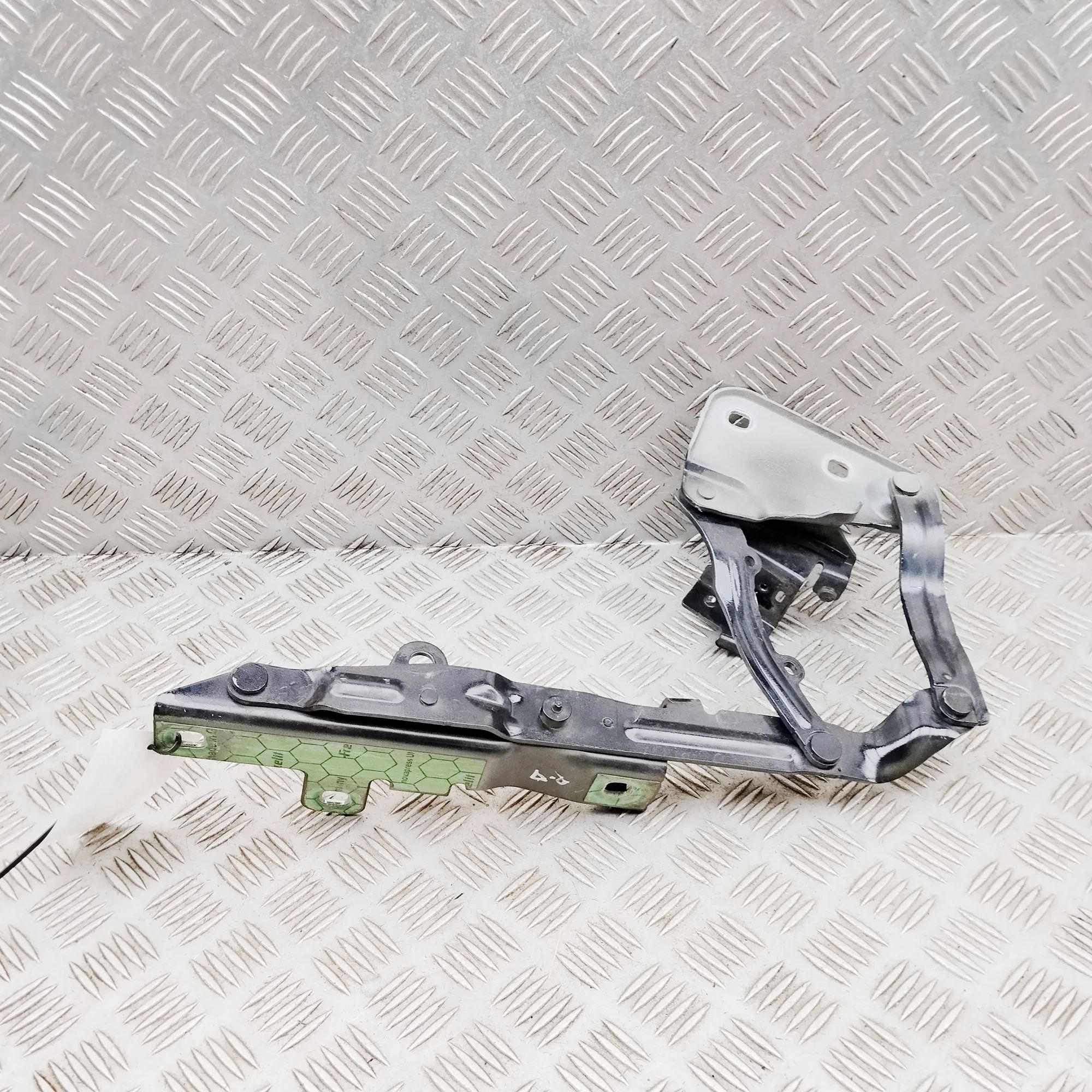 Land Rover Range Rover Evoque Bonnet hinge — front right Bonnet hinge — front right — LAND ROVER RANGE R...