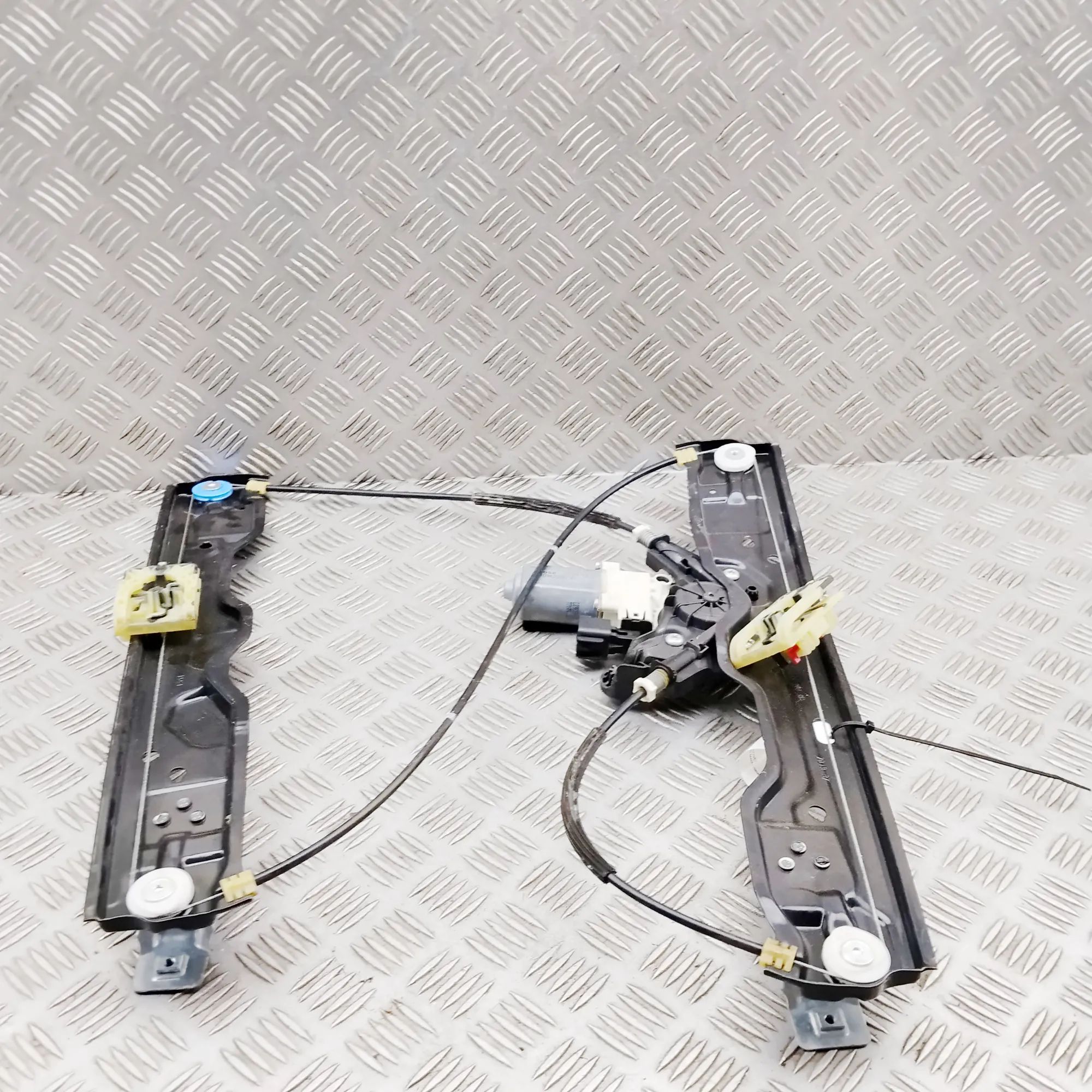 Land Rover Range Rover Evoque Front Right Door Window Regulator Front Right Door Window Regulator — LAND ROVER ...