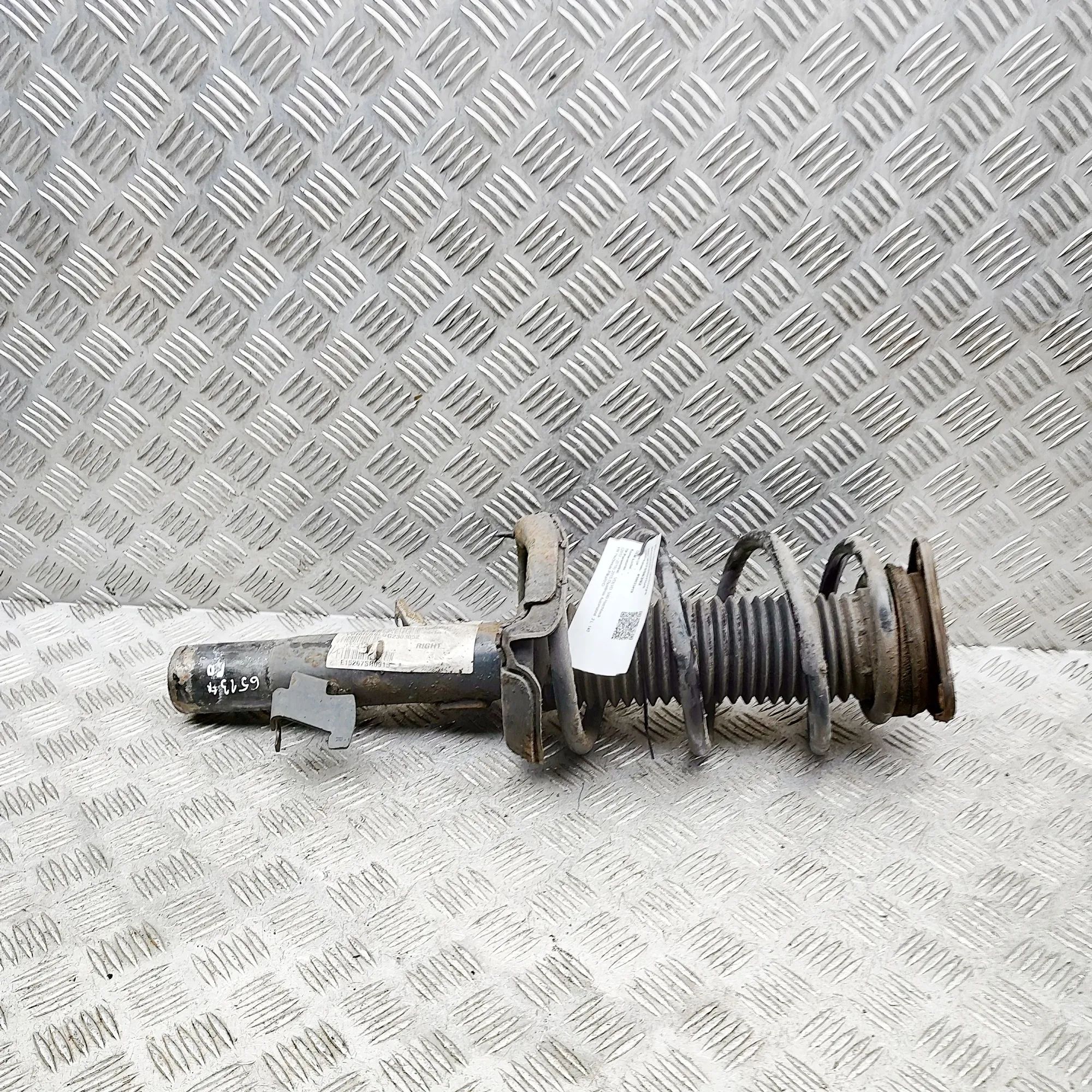 Volvo V40 Shock absorber — front right Shock absorber — front right — VOLVO V40 (Hatch...