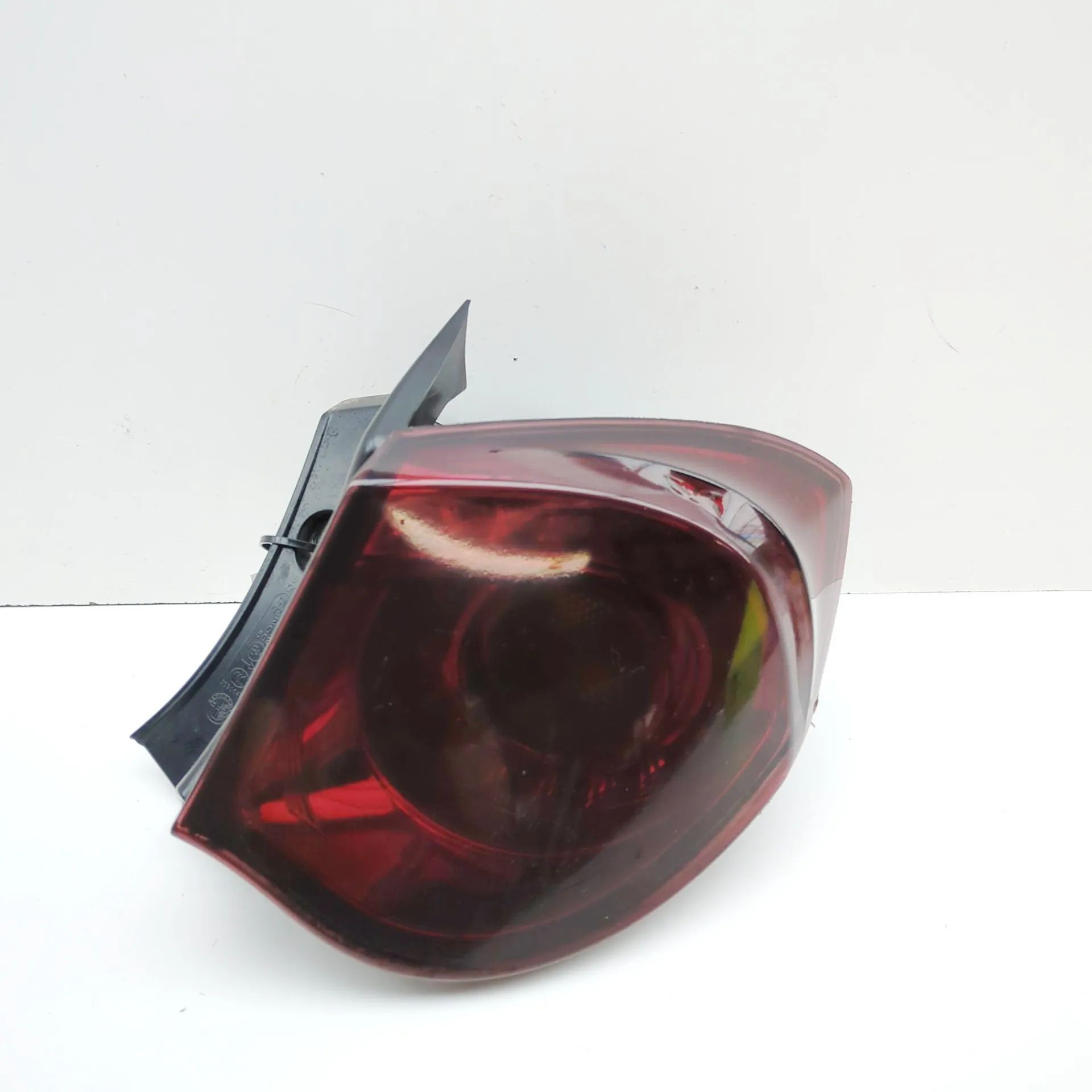 Alfa-Romeo Giulietta (940) Rear Right Tail Light Rear Right Tail Light — ALFA ROMEO GIULIETTA (9...