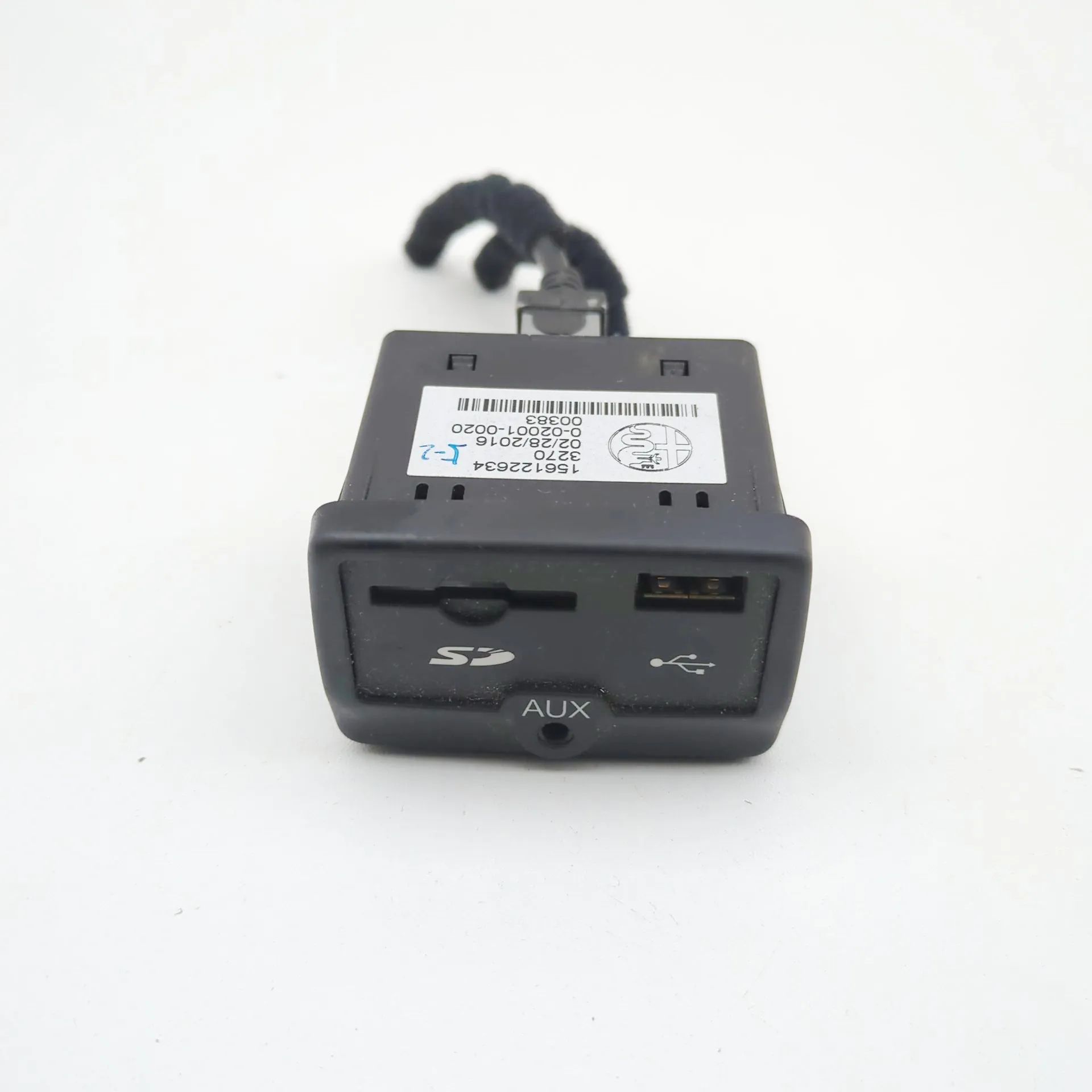Alfa-Romeo Giulietta (940) USB/AUX input socket USB/AUX input socket — ALFA ROMEO GIULIETTA (94...