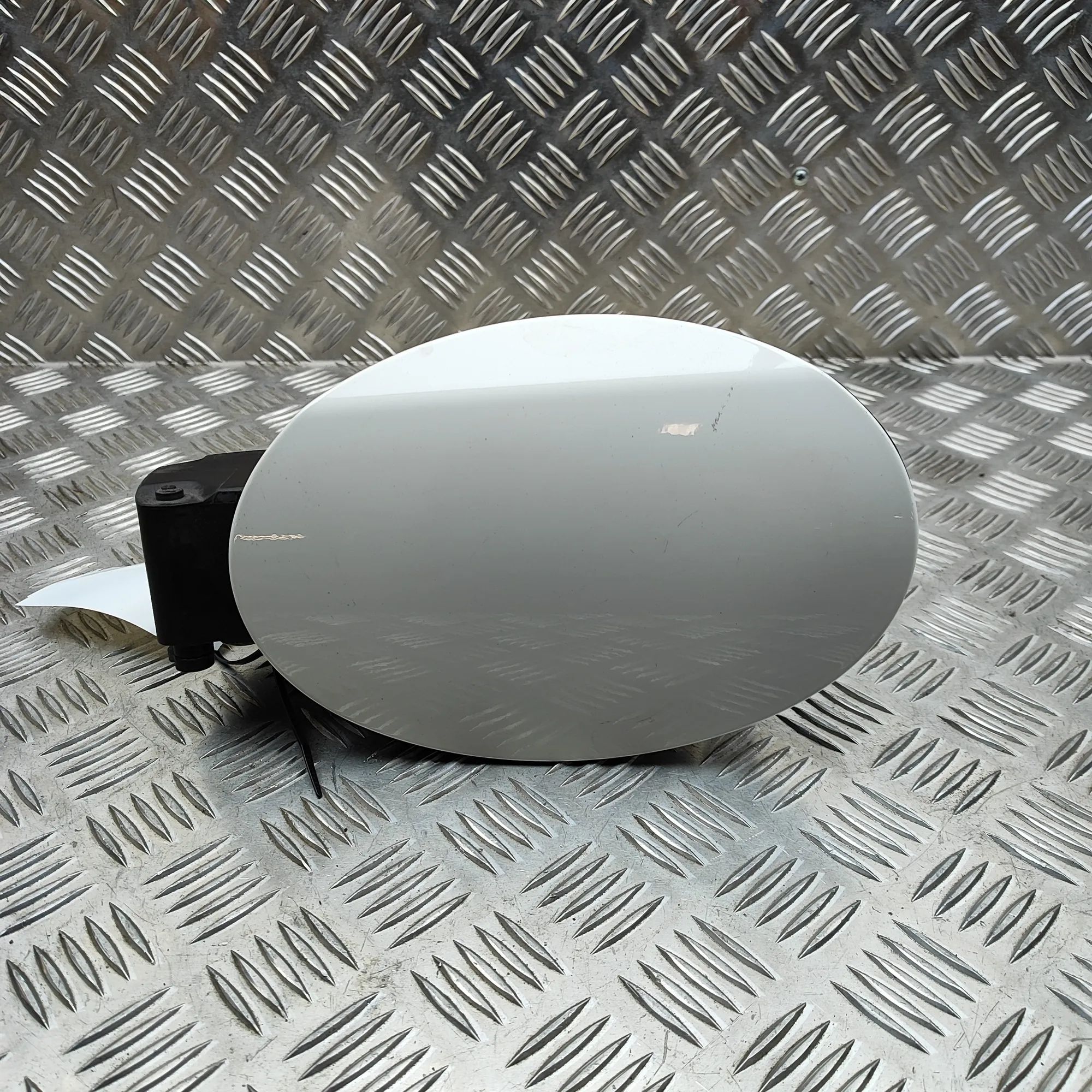 Maserati Ghibli Fuel Tank Flap Cap Fuel Tank Flap Cap — MASERATI GHIBLI (M157) (20...