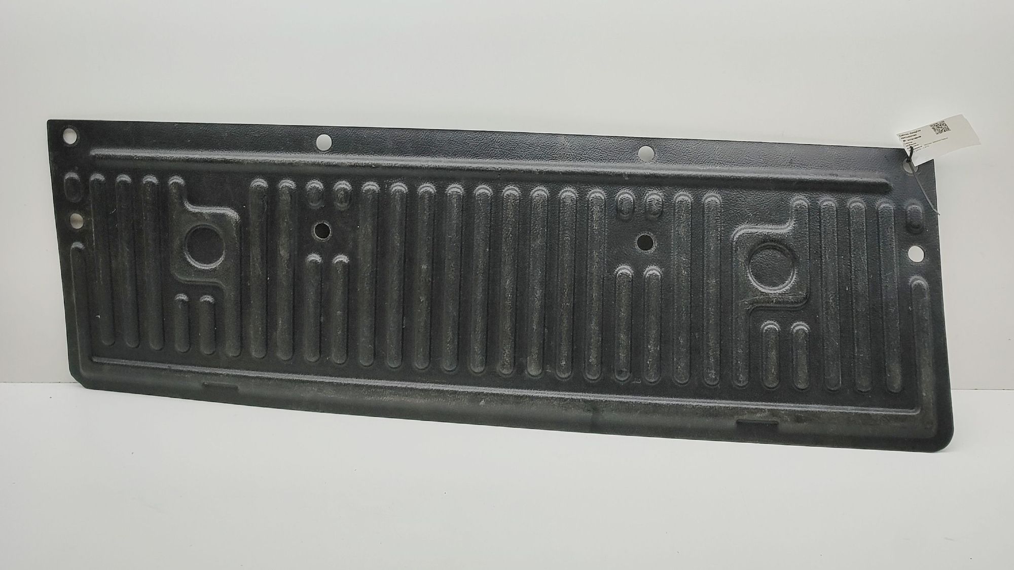 Nissan Navara (D23) Tailgate Bootlid Cover Trim Tailgate Bootlid Cover Trim — NISSAN NAVARA (Fl...