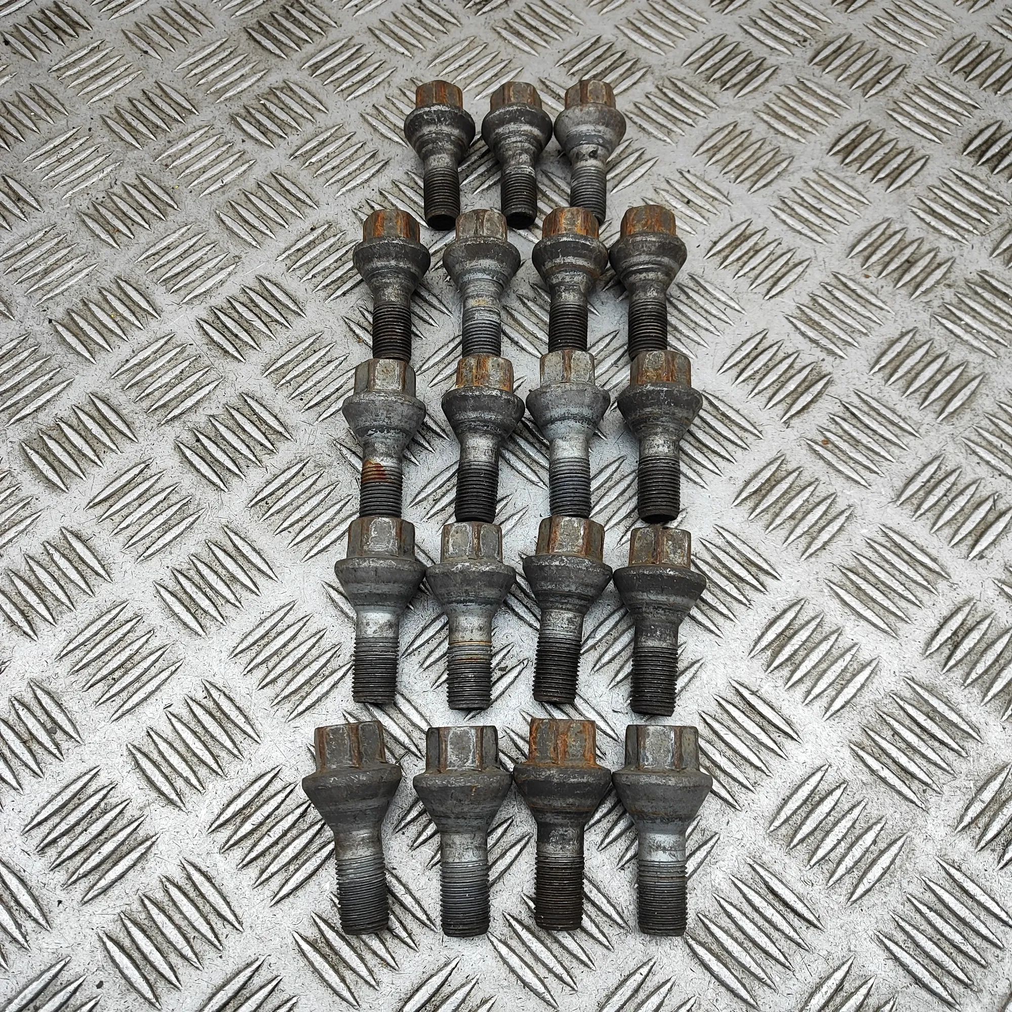 Peugeot Boxer Wheel Screws Kit Wheel Screws Kit — PEUGEOT BOXER (Minibus / pas...