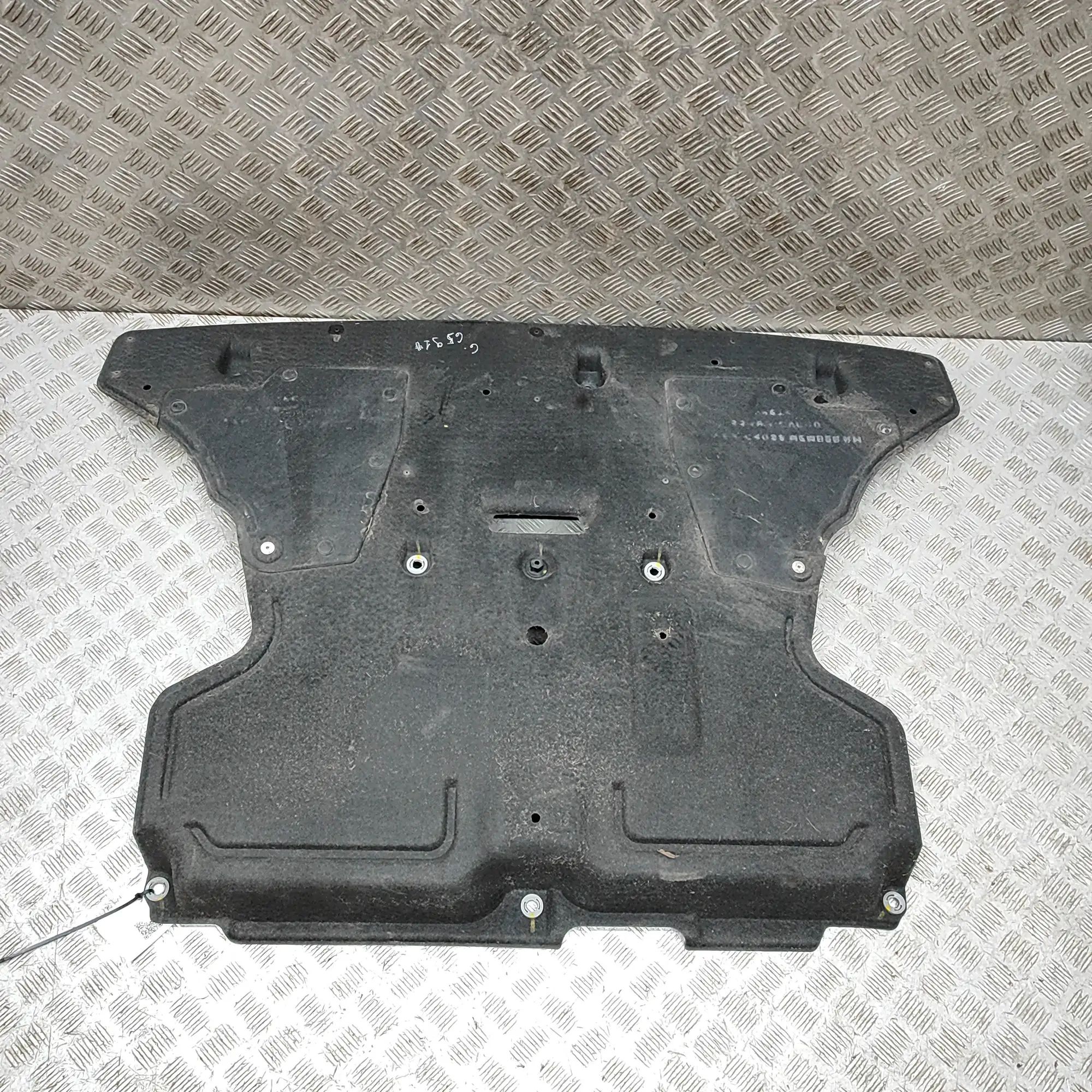 Kia EV6 Rear Middle Underbody Cover Rear Middle Underbody Cover — KIA EV6 (CV) (202...