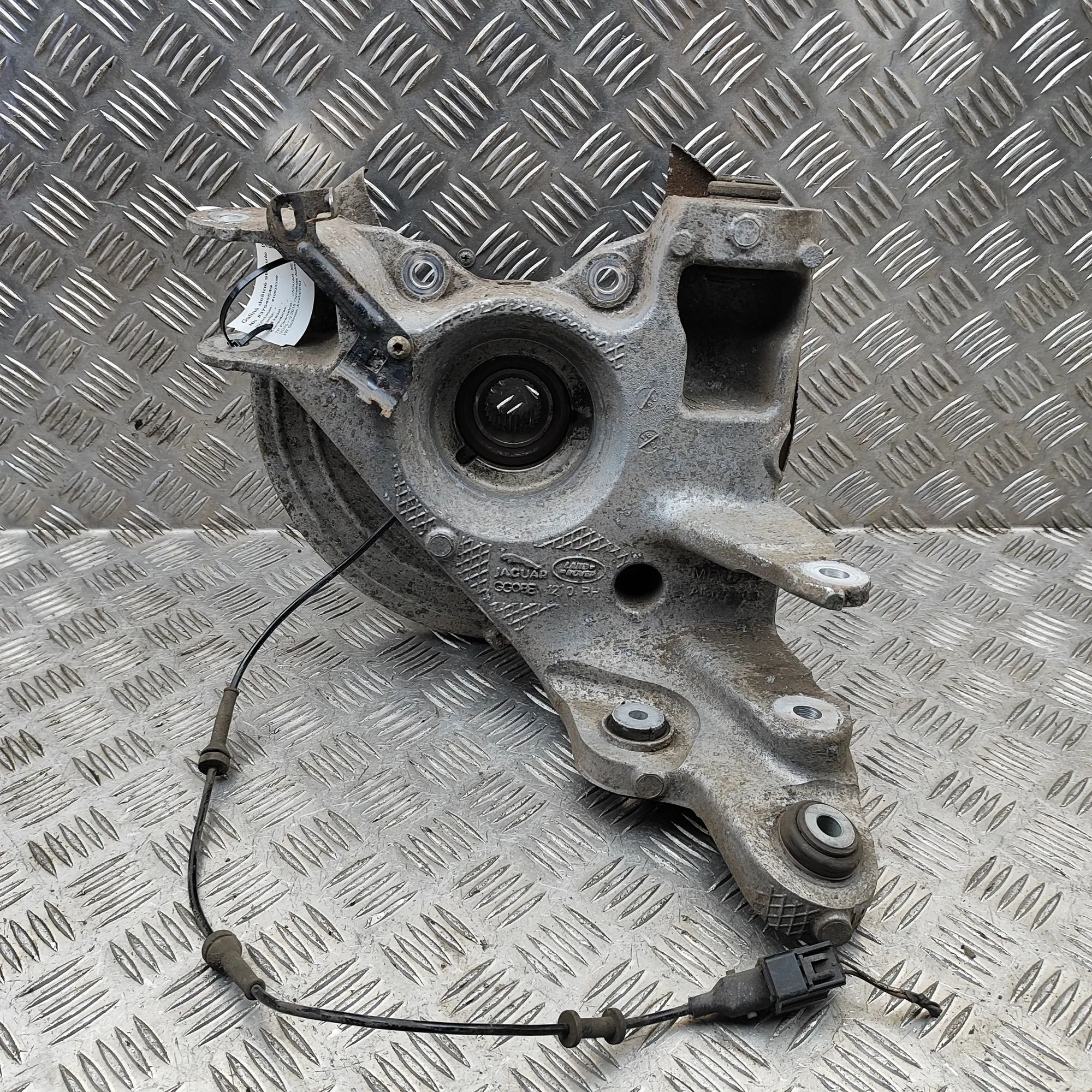 Jaguar XE Rear Right Wheel Hub Rear Right Wheel Hub — JAGUAR XE (X760) (2015-....