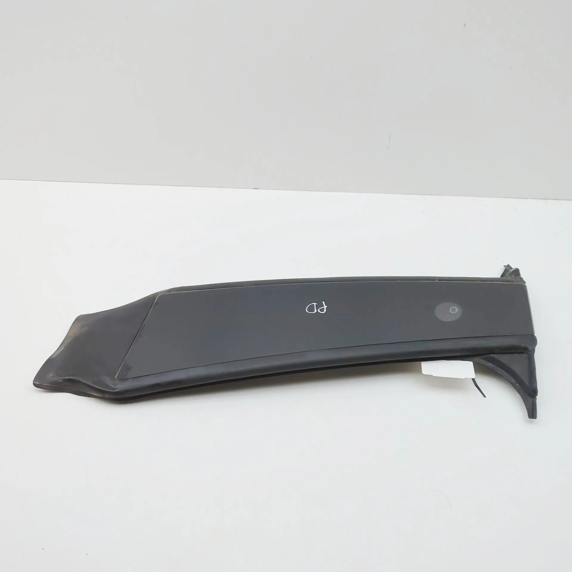 Tesla Model Y B-pillar trim — right B-pillar trim — right — TESLA MODEL Y (2019-......