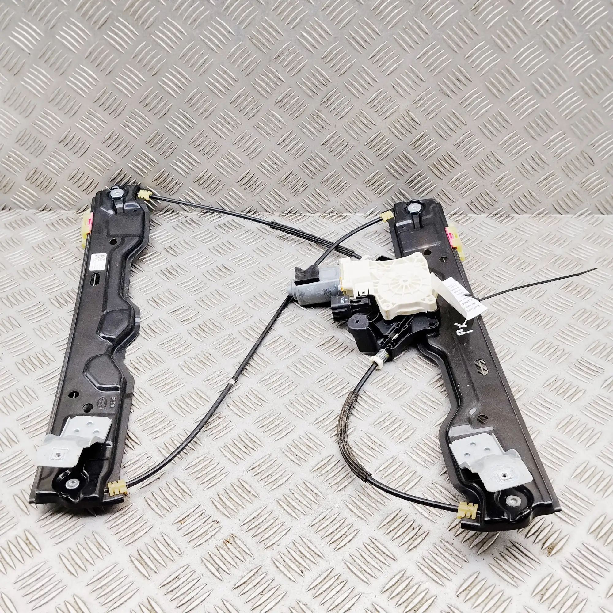Land Rover Range Rover Evoque Front Left Door Window Regulator Front Left Door Window Regulator — LAND ROVER R...