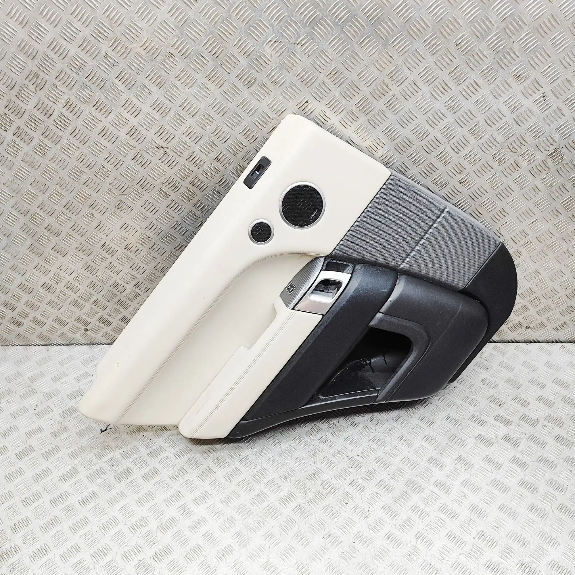 Land Rover Range Rover Sport (L494) Rear Left Door Panel Rear Left Door Panel — LAND ROVER RANGE ROVER S...