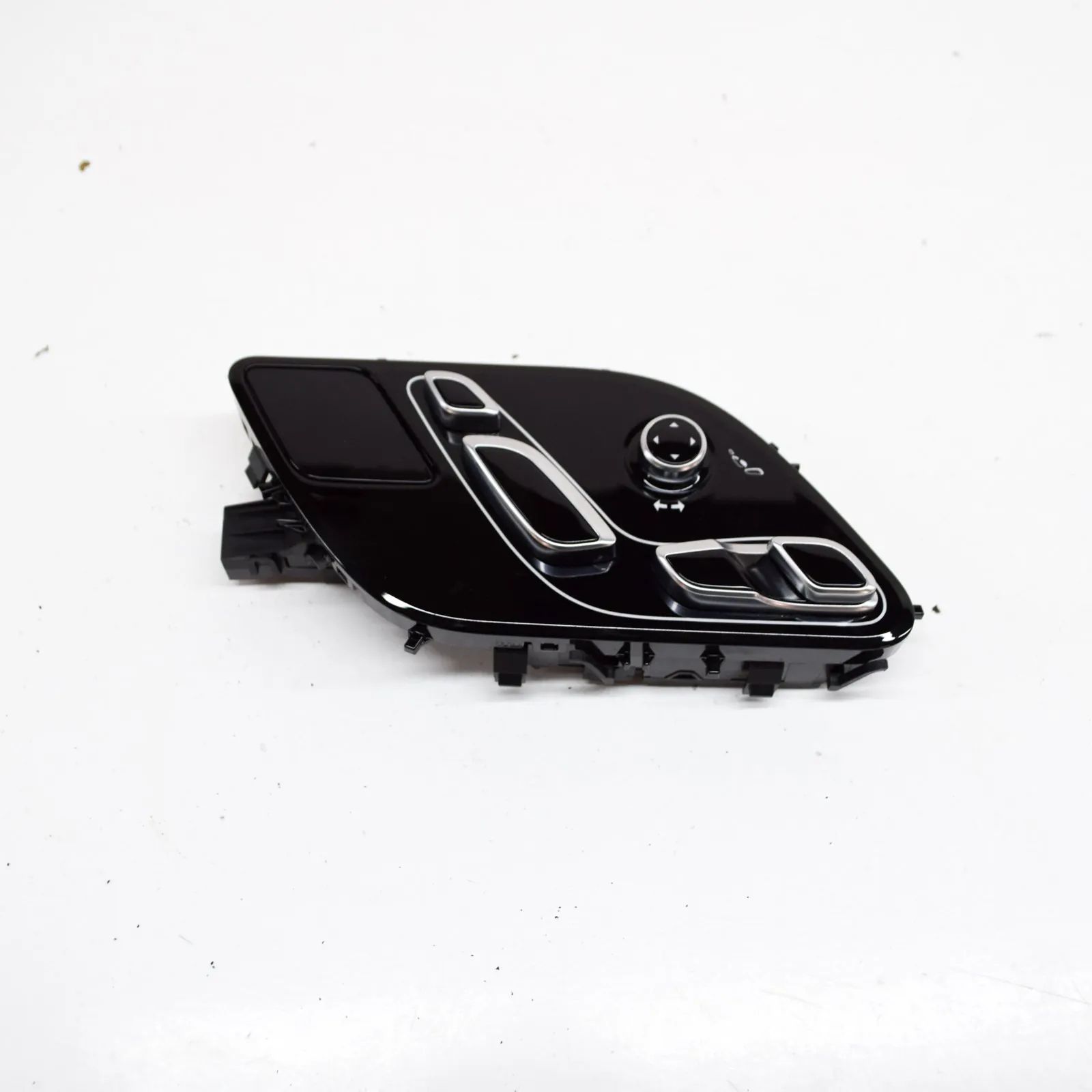 Land Rover Range Rover (L405) Left Seat Control Switches Left Seat Control Switches — LAND ROVER RANGE R...