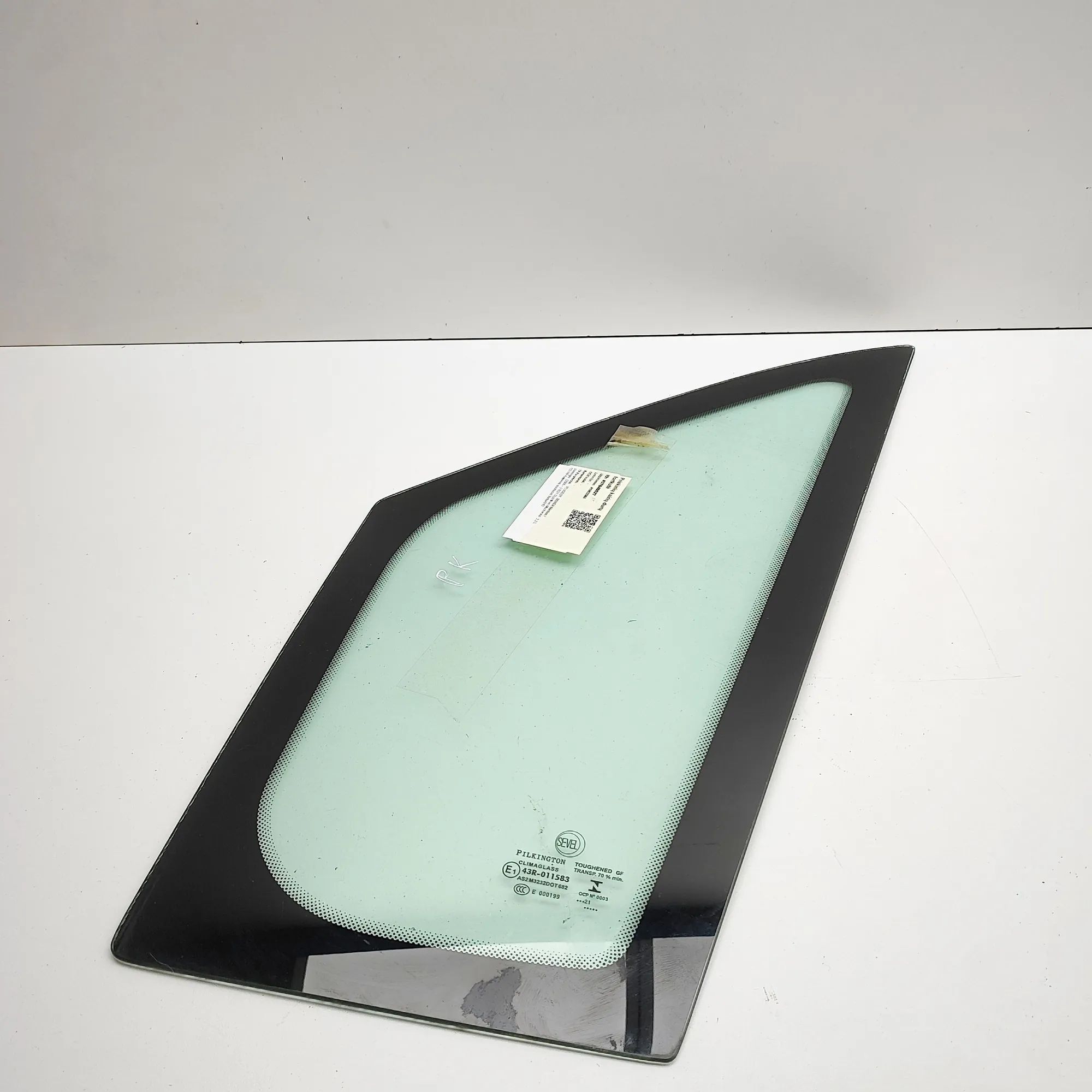 Peugeot Boxer Door quarter window — front left Door quarter window — front left — PEUGEOT BOXE...