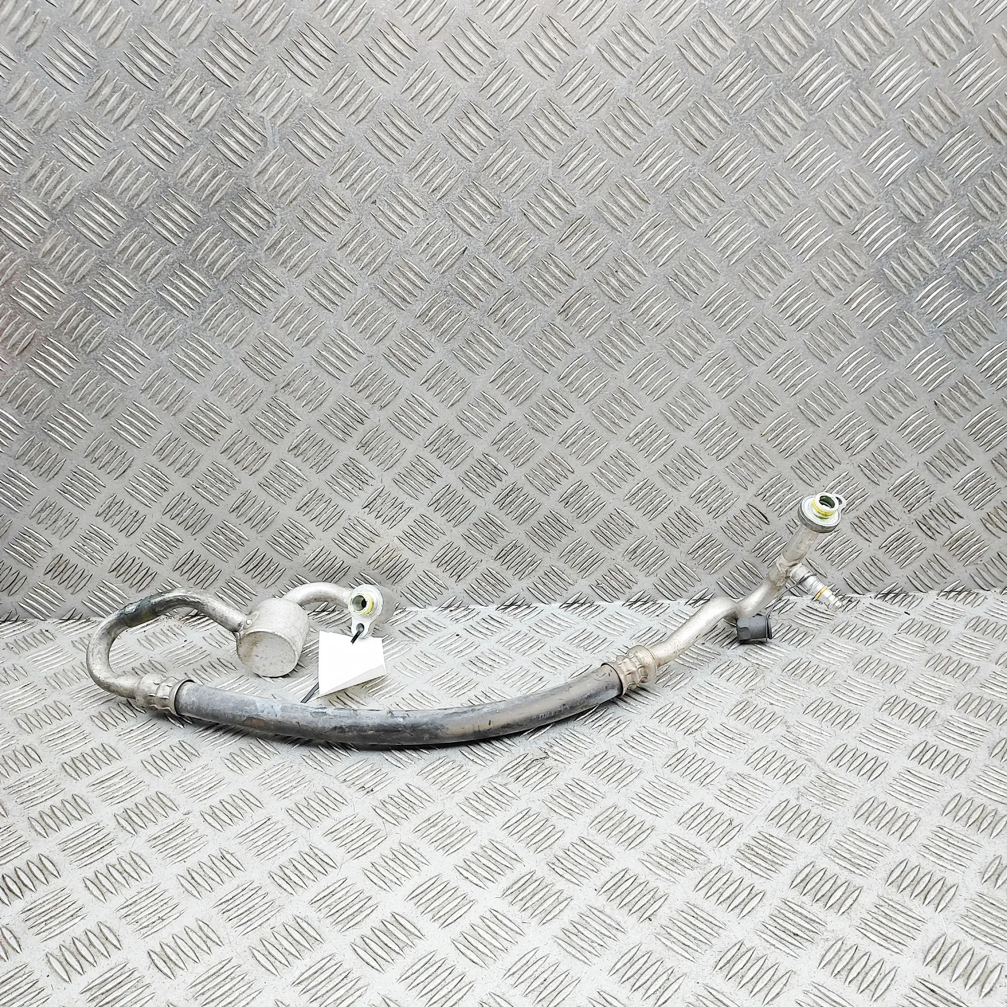 Volvo V40 A/C Air Con Hose Pipe A/C Air Con Hose Pipe — VOLVO V40 (Hatchback) (...