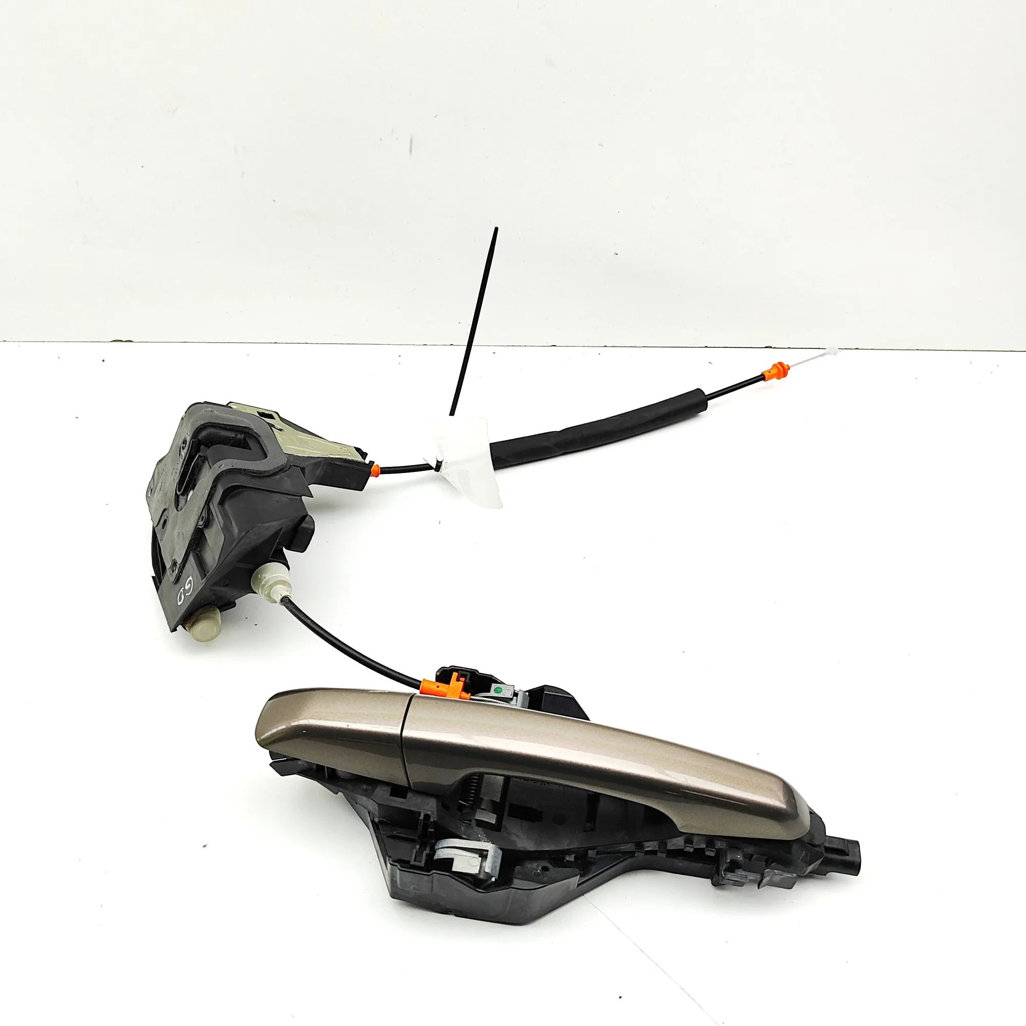 Jaguar XE Exterior door handle — rear right Exterior door handle — rear right — JAGUAR XE (...
