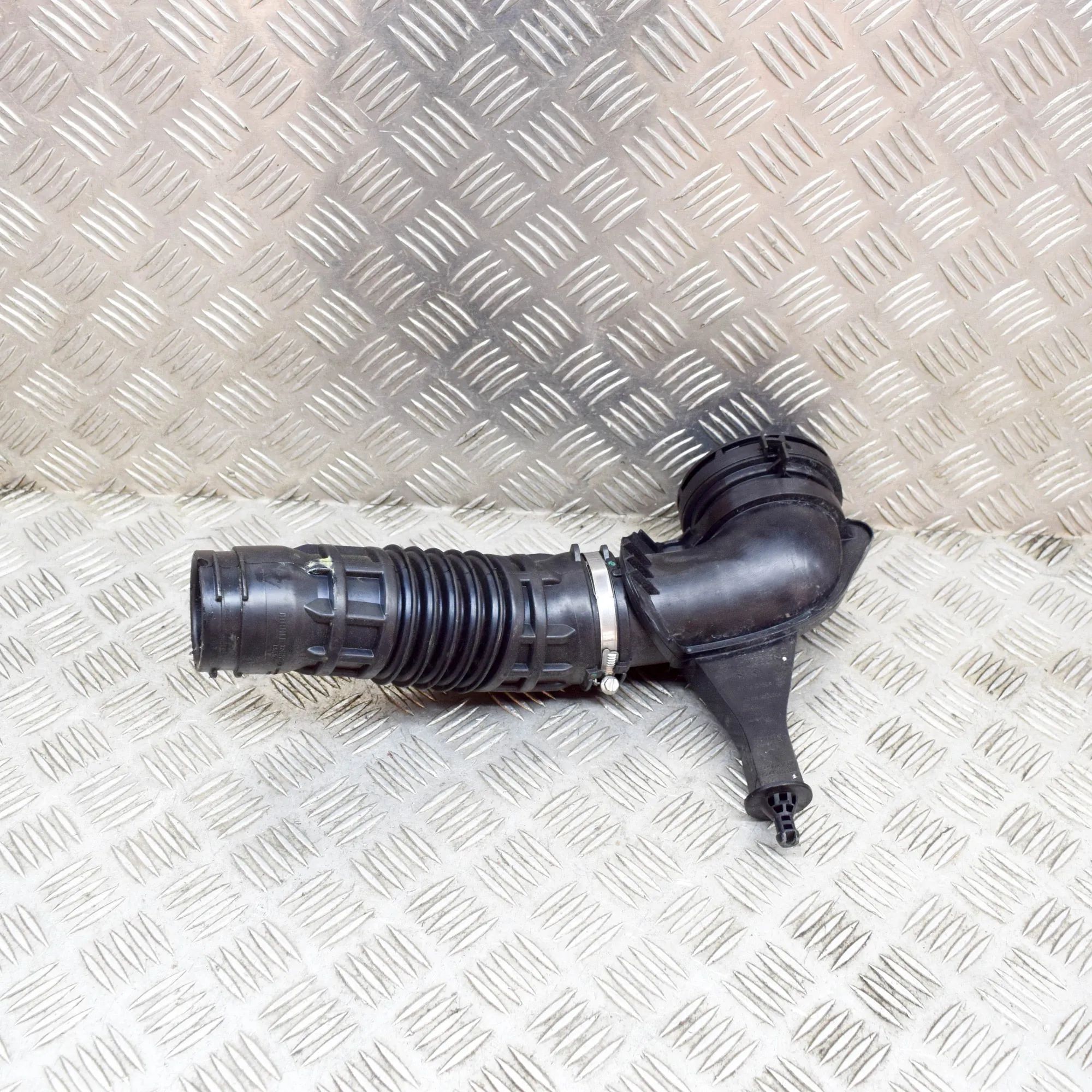 Maserati Levante Air Intake Tube Air Intake Tube — MASERATI LEVANTE (SUV M161) (...