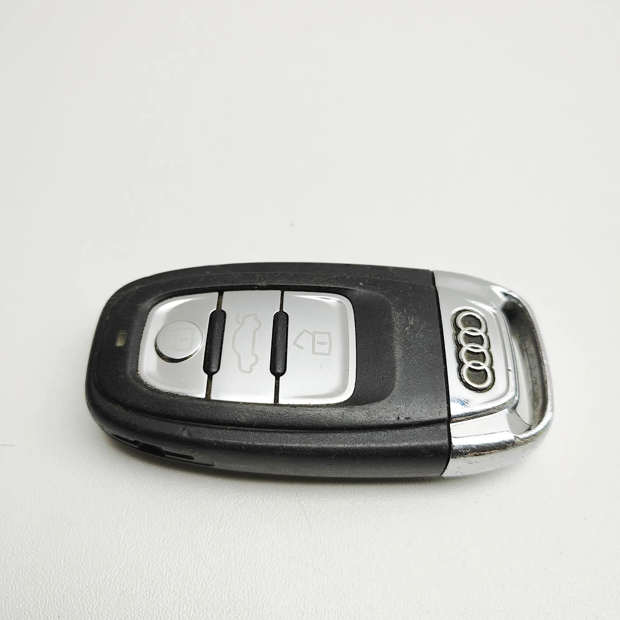 Audi Q5 (8R) Süütevõti Ignition key — AUDI Q5 (8R) (2008-2017) — 8K095...