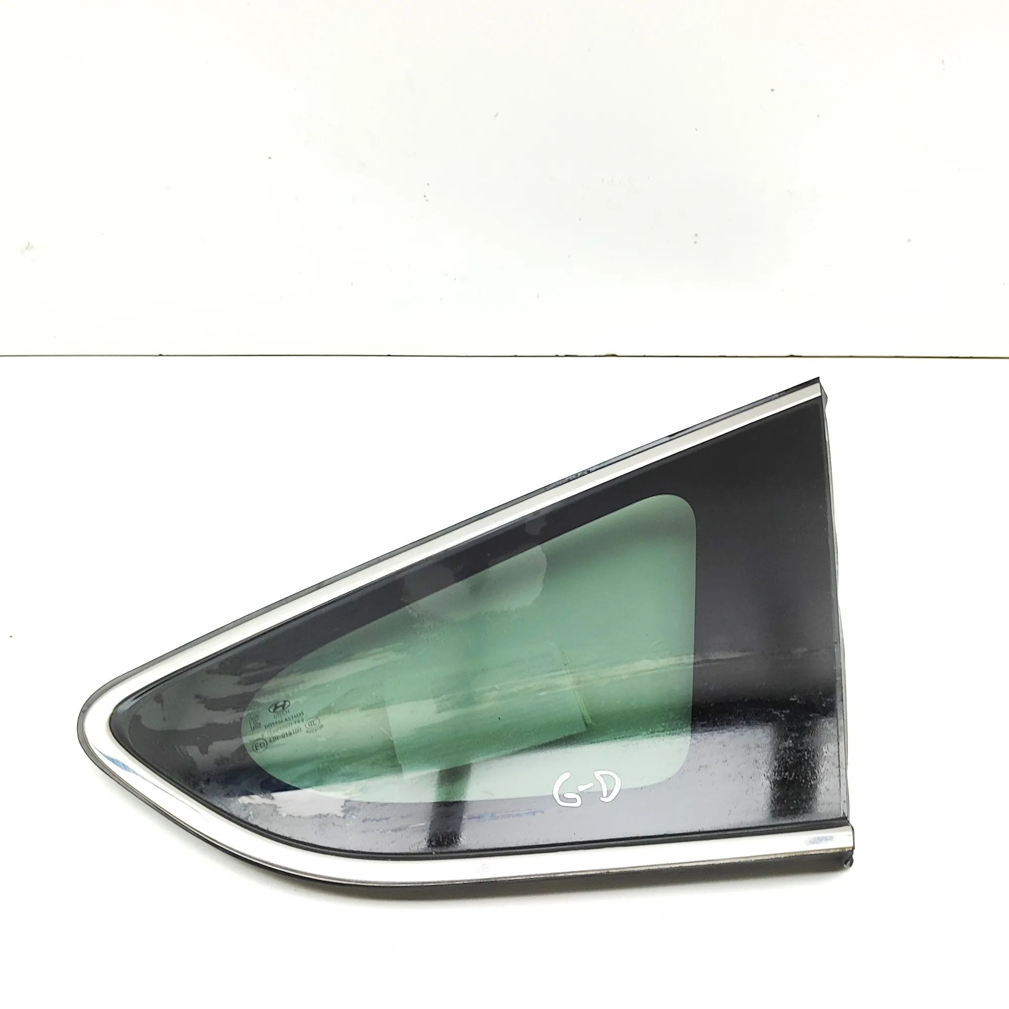 Hyundai Santa Fe Rear Right Quarter Window Rear Right Quarter Window — HYUNDAI SANTA (FÉ I...