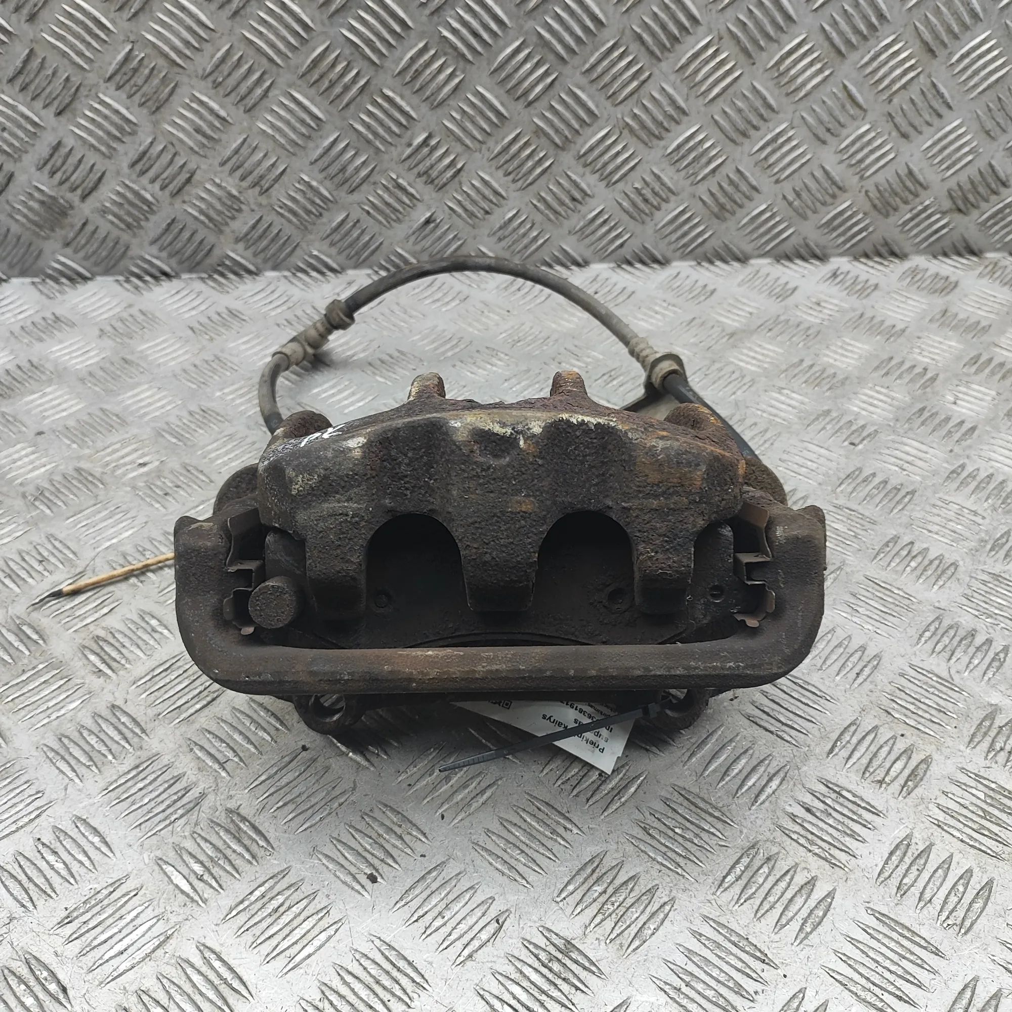 Land Rover Discovery Brake caliper — front left Brake caliper — front left — LAND ROVER DISCOVE...