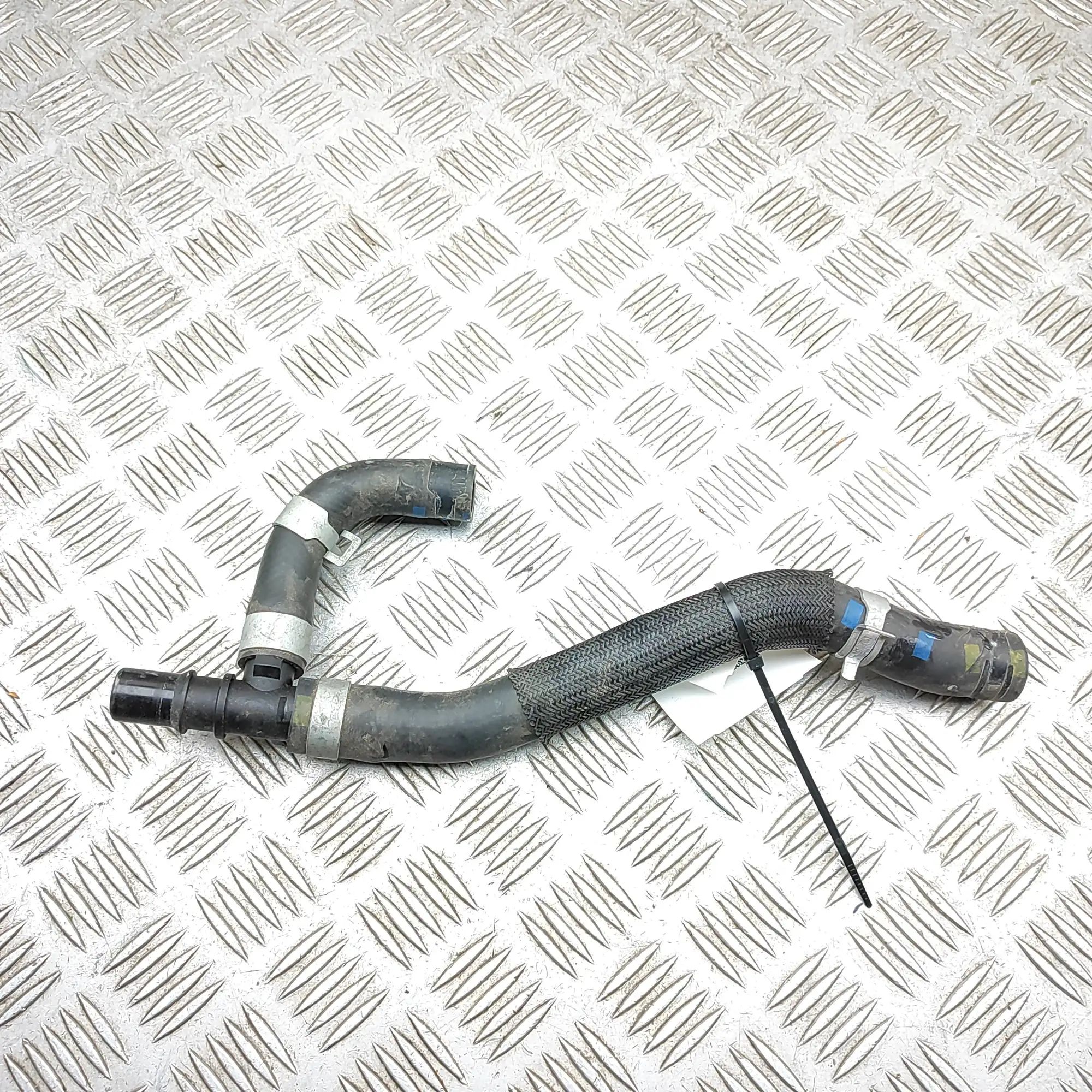 Kia Niro Шланг системы охлаждения Coolant hose — KIA NIRO (2016-...) — 375Y8-Q400...