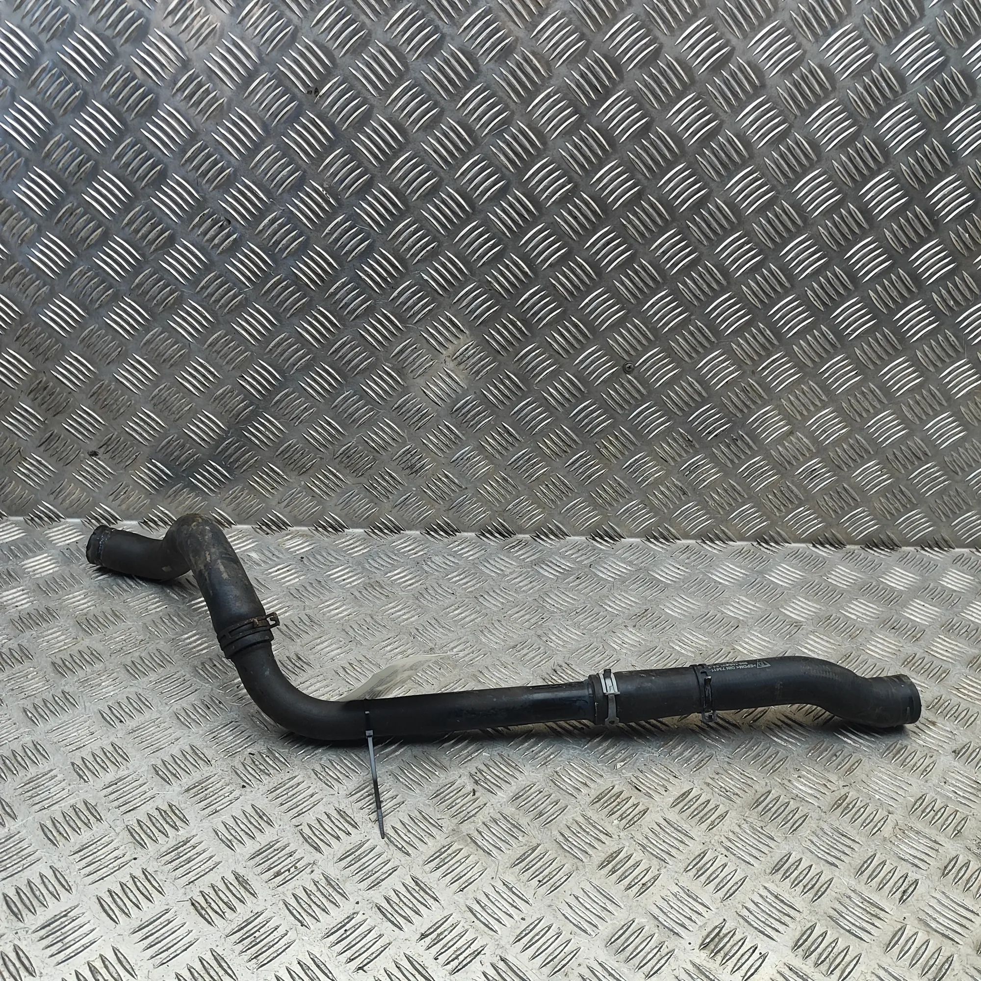 Porsche 911 (996) Coolant hose Coolant hose — PORSCHE 911 (Cabrio 996) (1998-2...