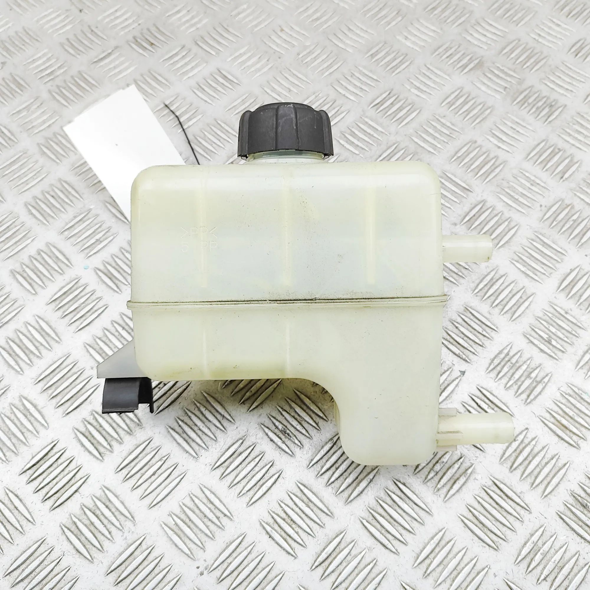 Mitsubishi Outlander Expansion Tank Expansion tank — MITSUBISHI OUTLANDER (III GG_W...