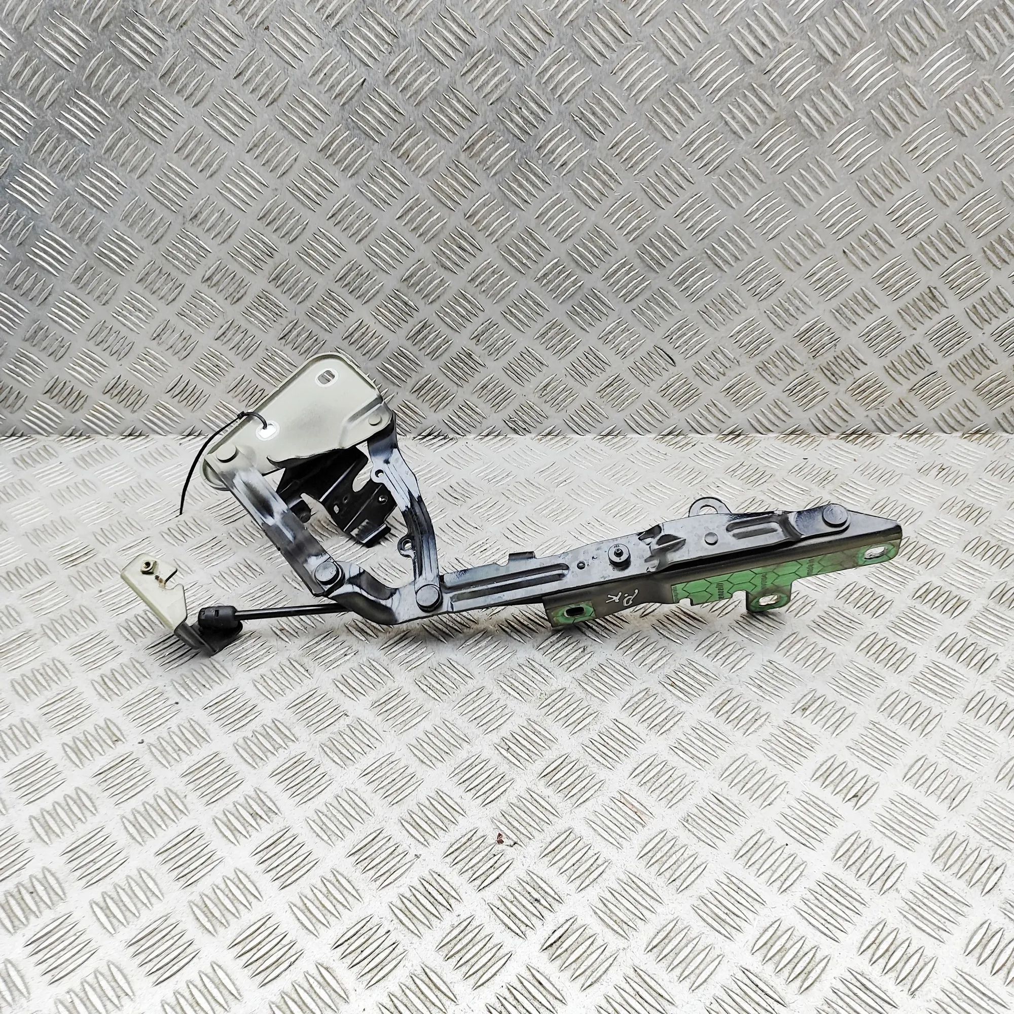Land Rover Range Rover Evoque Bonnet hinge — front left Bonnet hinge — front left — LAND ROVER RANGE RO...