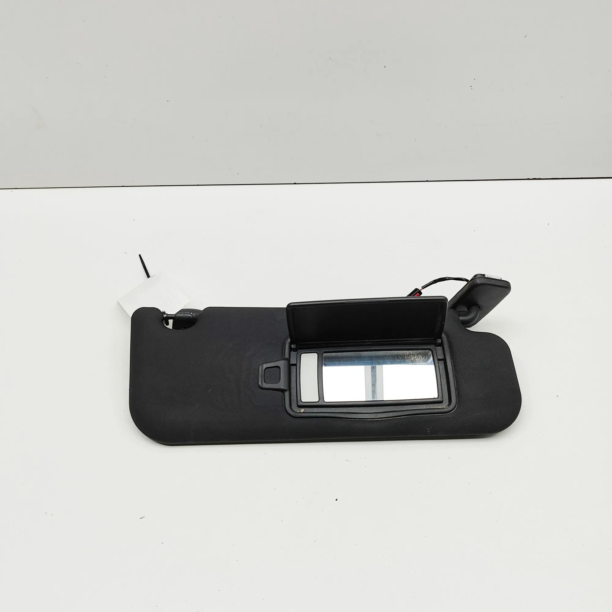 Land Rover Range Rover Evoque Sun visor — right Sun visor — right — LAND ROVER RANGE ROVER EVOQ...