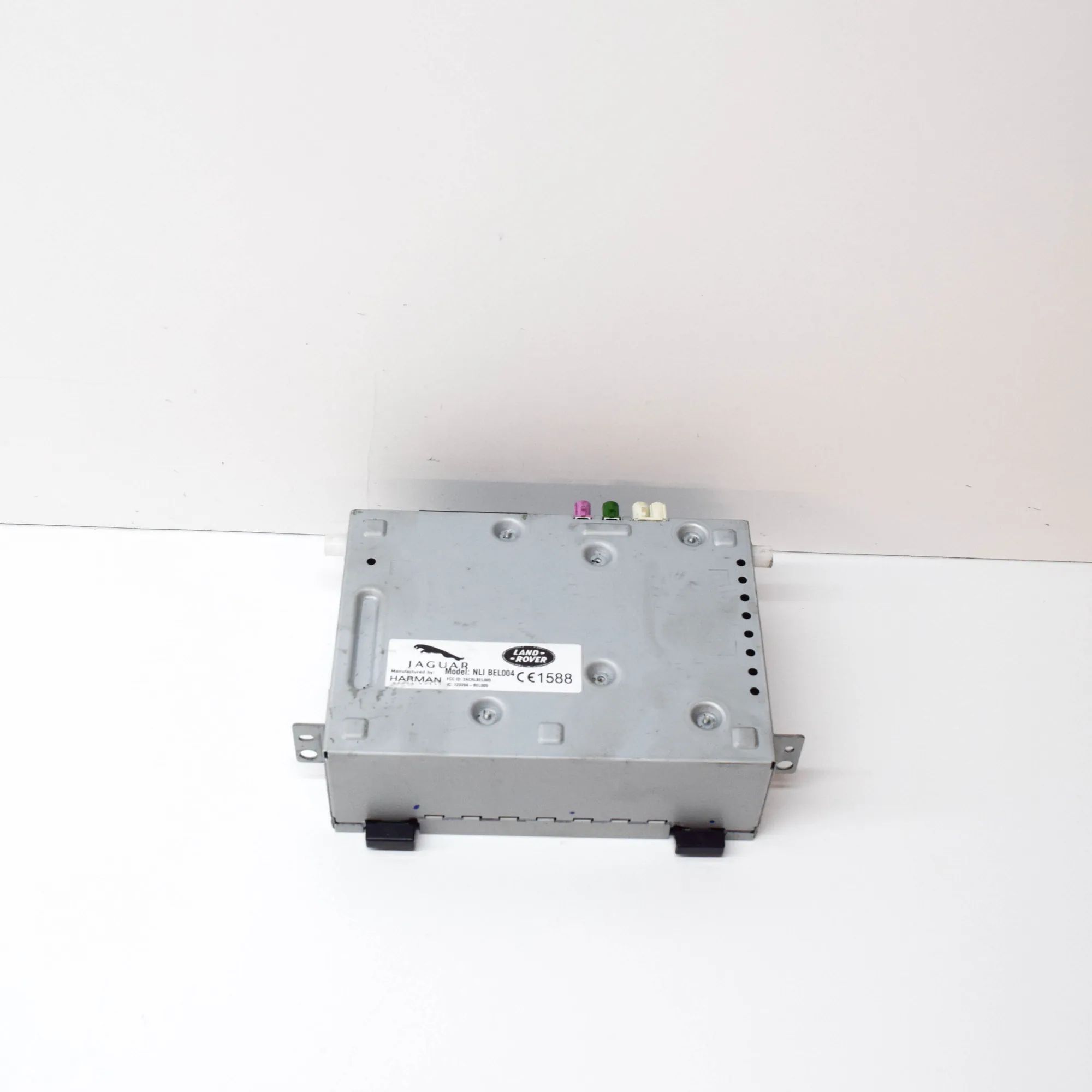 Land Rover Discovery Sport Radio / CD / navigation head unit Radio / CD / navigation head unit — LAND ROVER ...