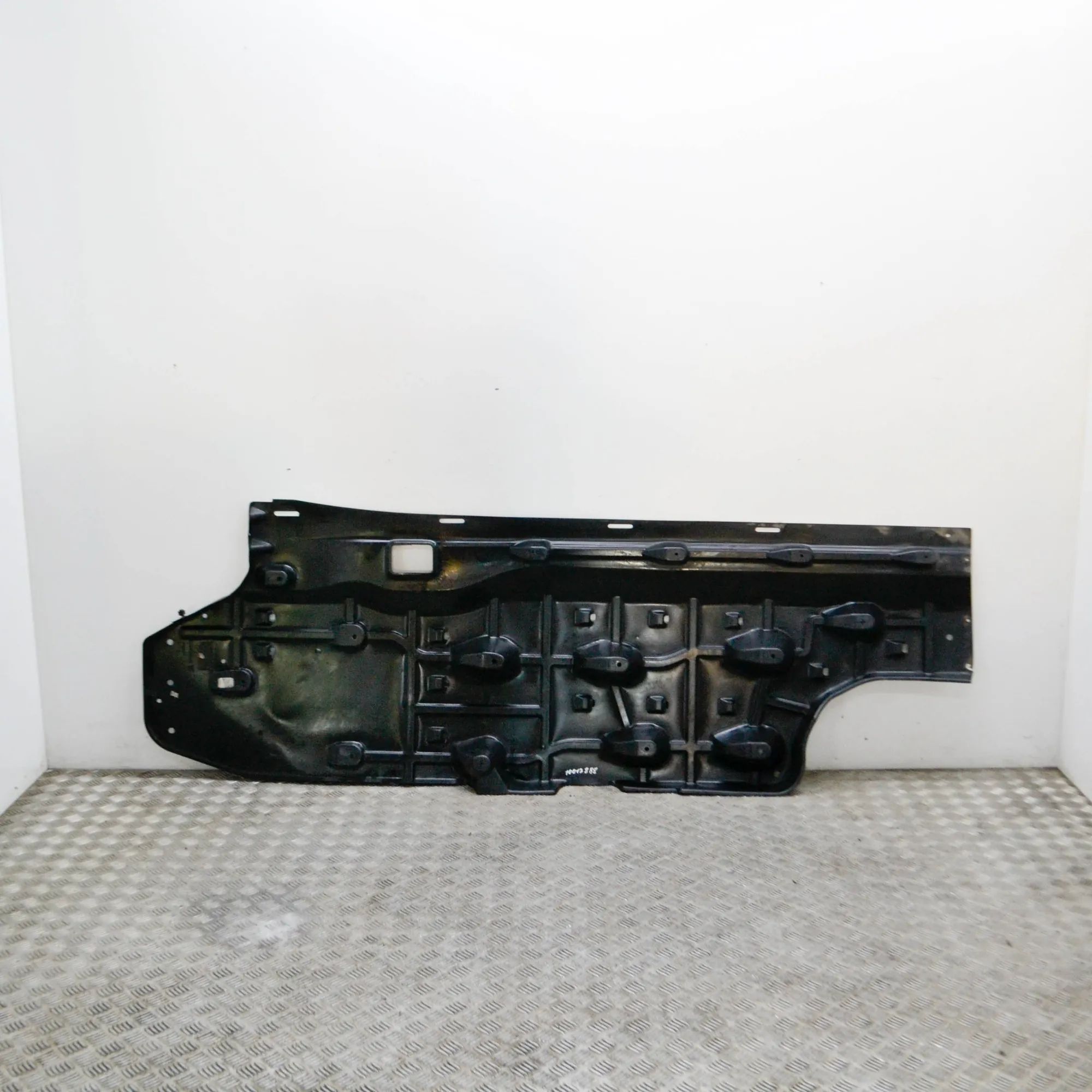 Maserati Levante Underbody cover — left Underbody cover — left — MASERATI LEVANTE (SUV ...