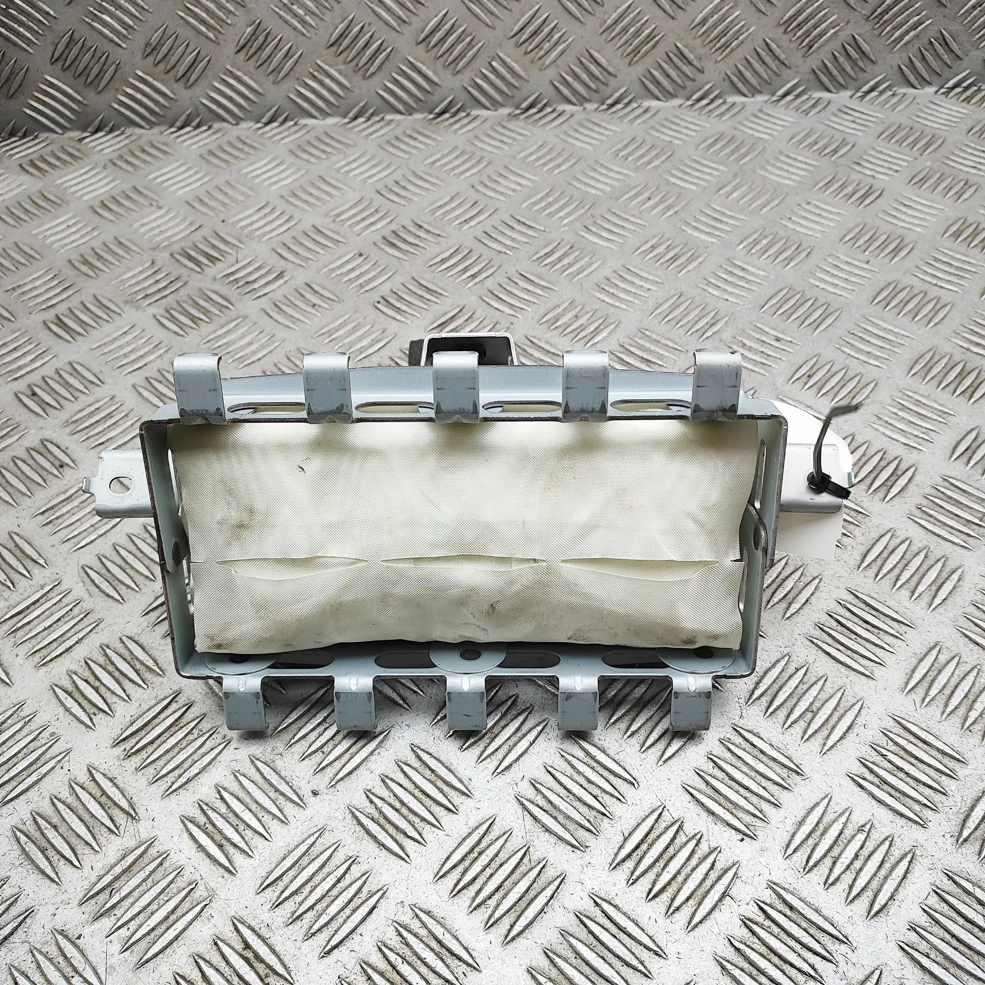 Nissan Leaf Dashboard Safety Bag SRS Dashboard Safety Bag SRS — NISSAN LEAF (ZE1) (2...