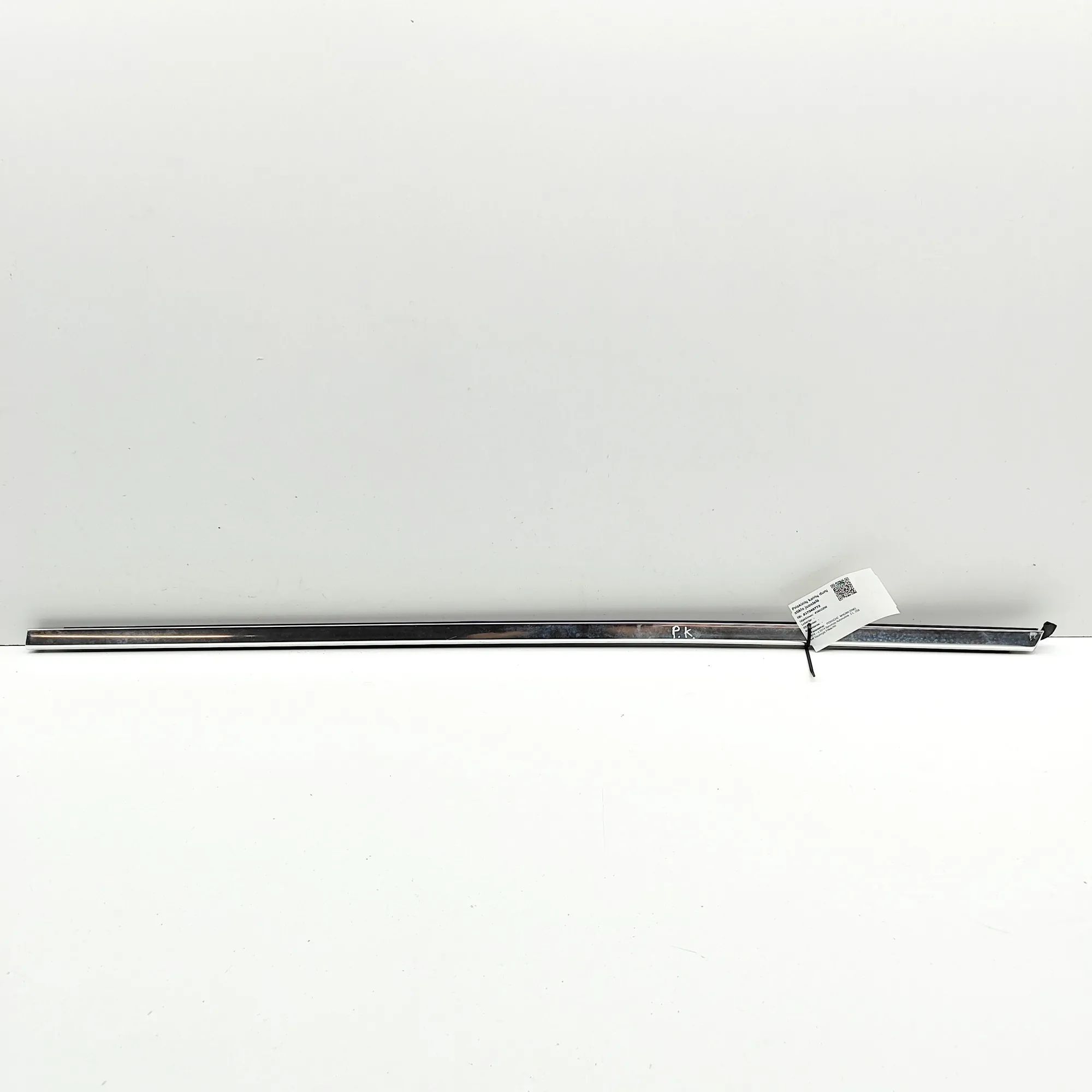 Porsche Macan Door window strip — front left Door window strip — front left — PORSCHE MACAN ...