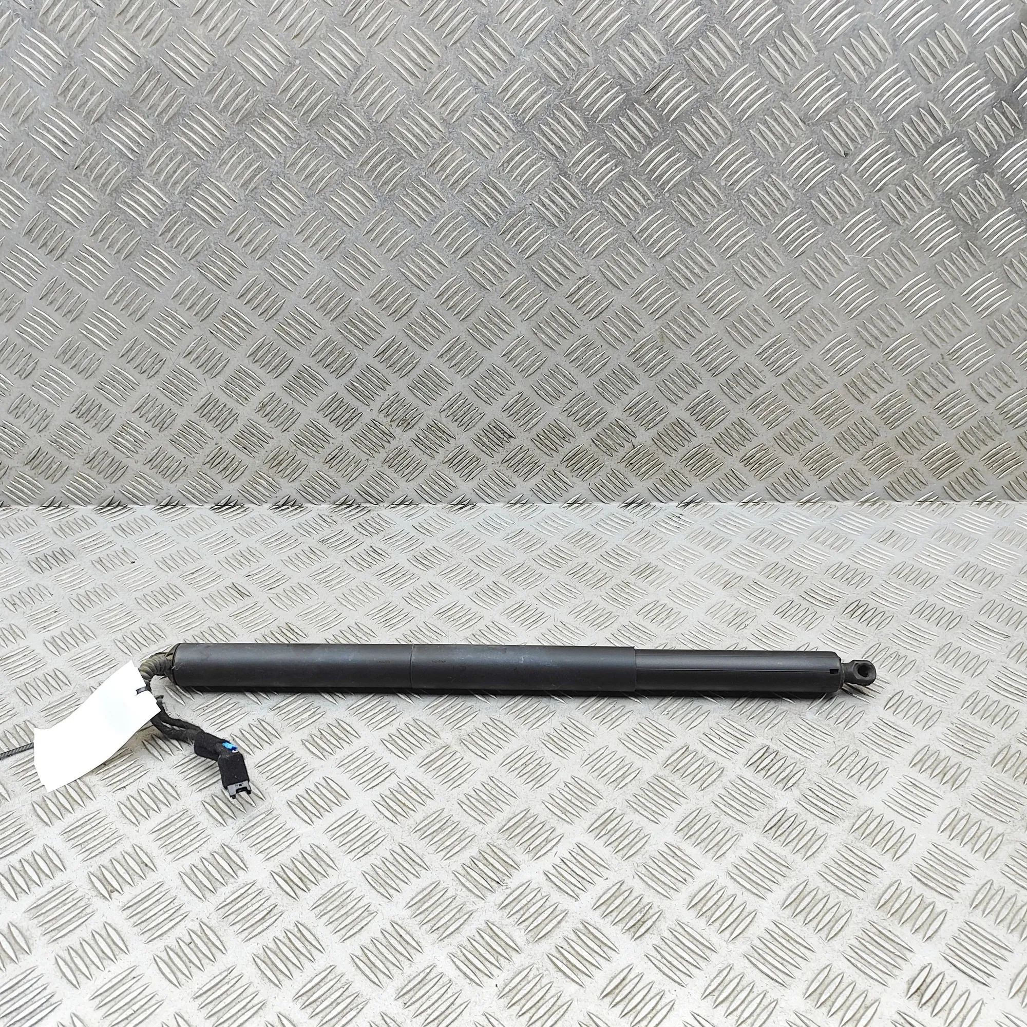BMW X2 (F39) Right Side Tailgate Gas Strut Right Side Tailgate Gas Strut — BMW X2 (F39) (2...