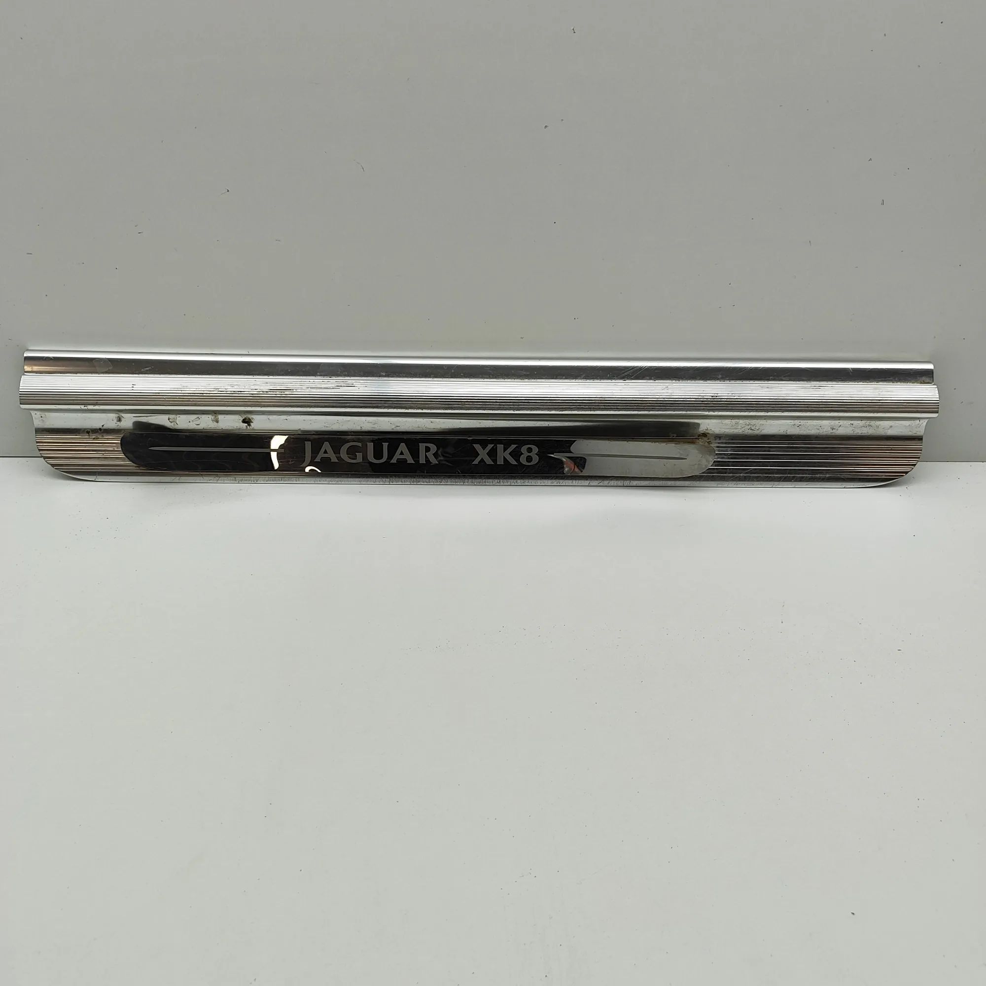 Jaguar XK Sill trim — front right Sill trim — front right — JAGUAR XK (8 Coupe X1...
