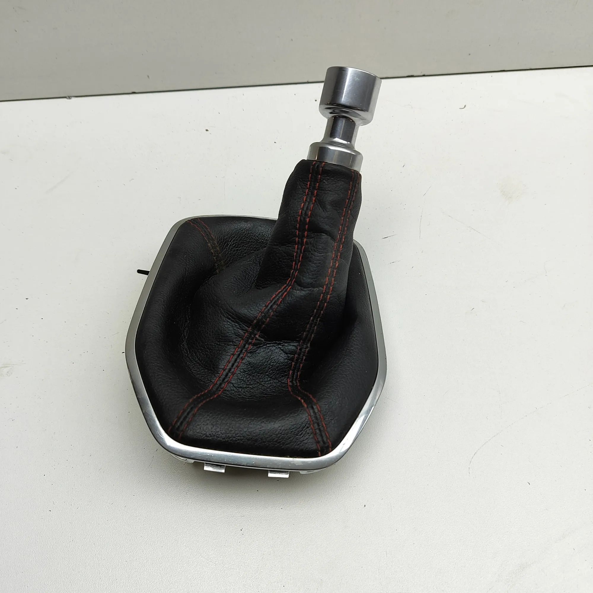 Ford Fiesta Leather gear lever gaiter Leather gear lever gaiter — FORD FIESTA (VII) (...