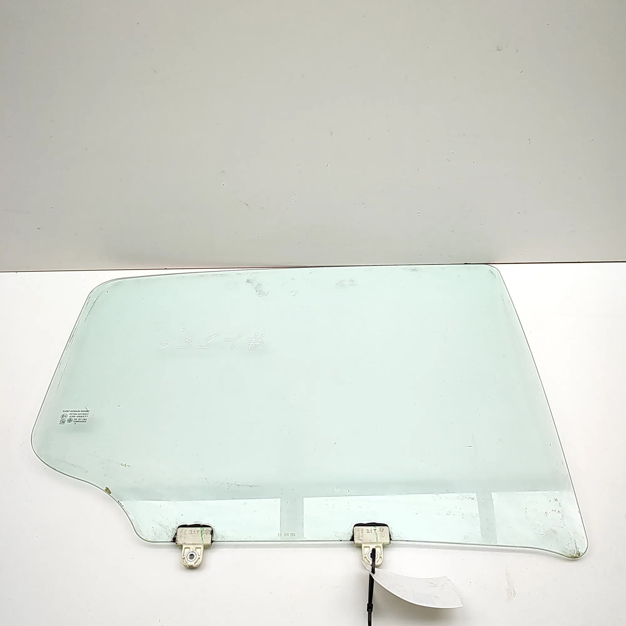 Isuzu D-Max Right rear door window Right rear door window — ISUZU D-MAX (II TFR, T...