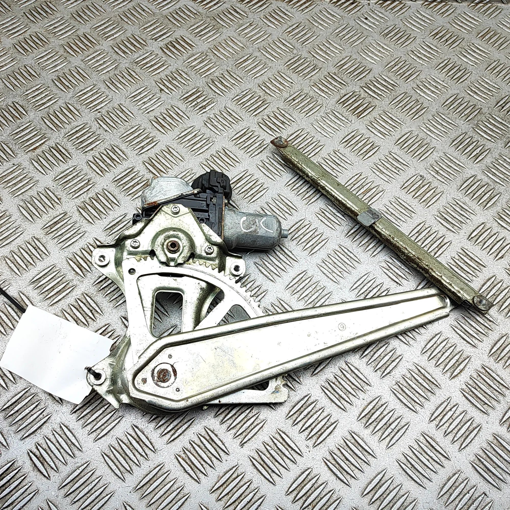 Lexus LS Rear Left Door Window Regulator Rear Left Door Window Regulator — LEXUS LS (_F4...