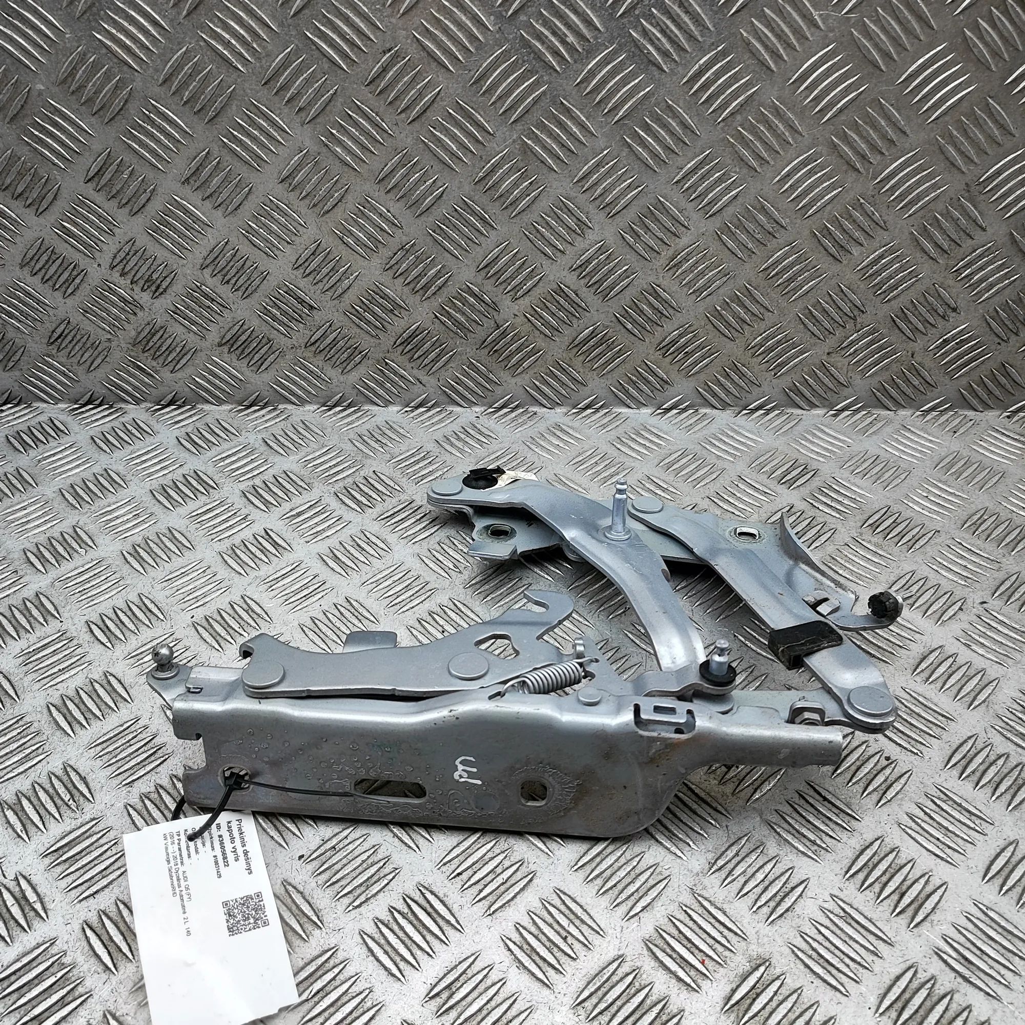 Audi Q5 (FY) Bonnet hinge — front right Bonnet hinge — front right — AUDI Q5 (FY) (2016...