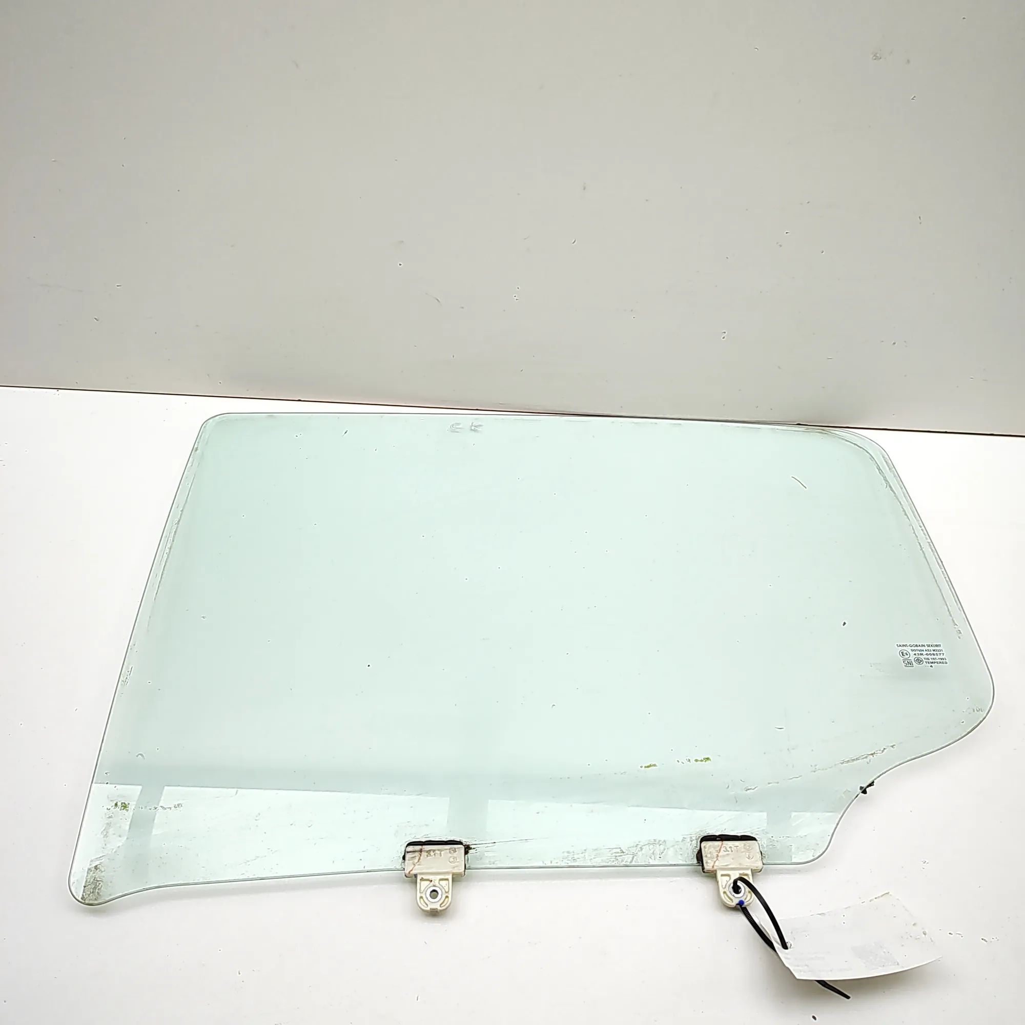 Isuzu D-Max Rear Left Door Window Rear Left Door Window — ISUZU D-MAX (II TFR, TF...