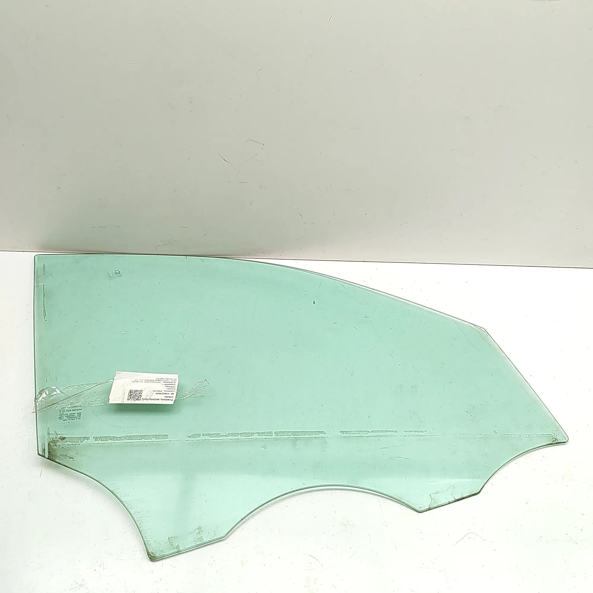 Mercedes-Benz ML / GLE (W166) Front Right Door Window Front Right Door Window — MERCEDES BENZ GLE (W1...