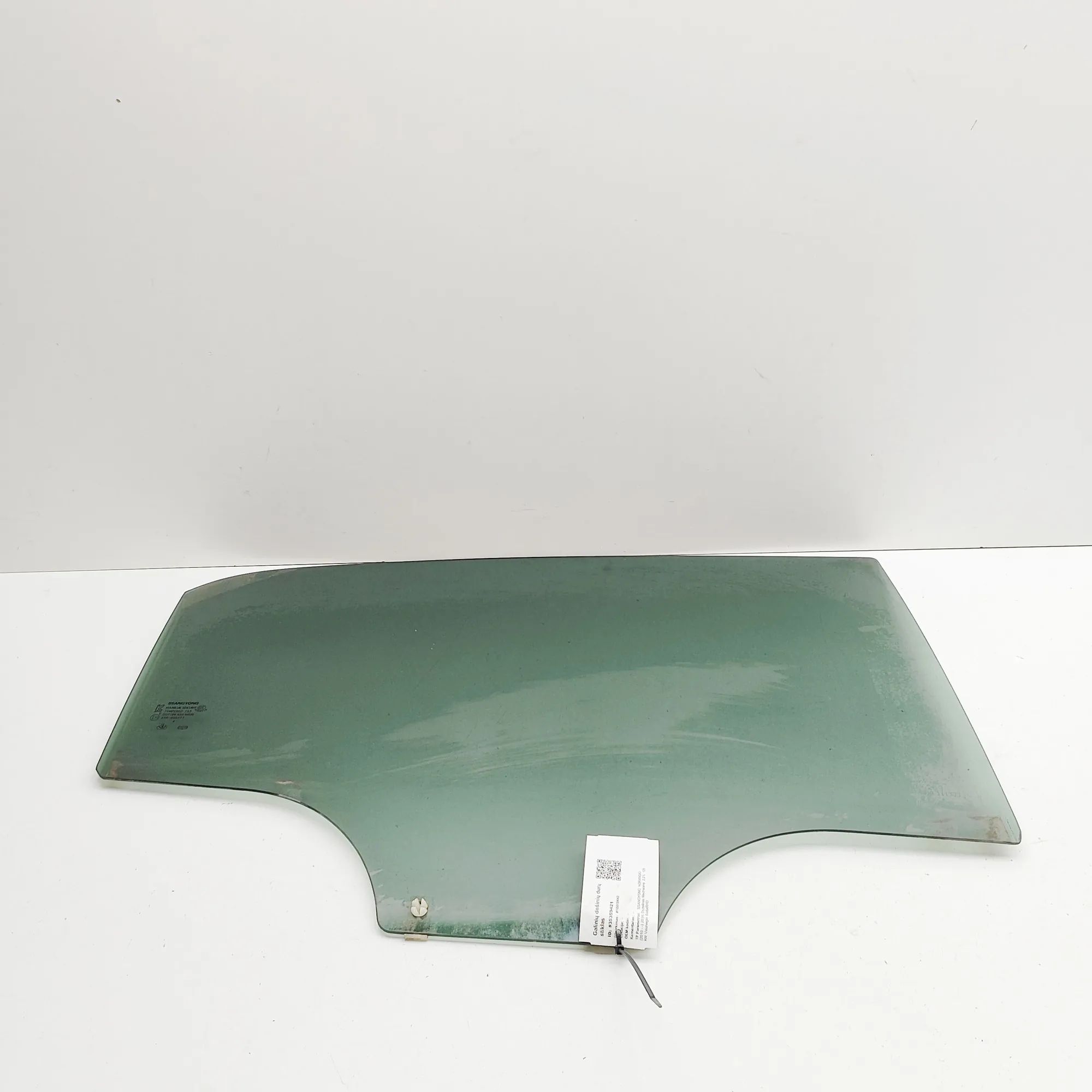 Ssangyong Korando, New Actyon Right rear door window Right rear door window — SSANGYONG KORANDO (201...