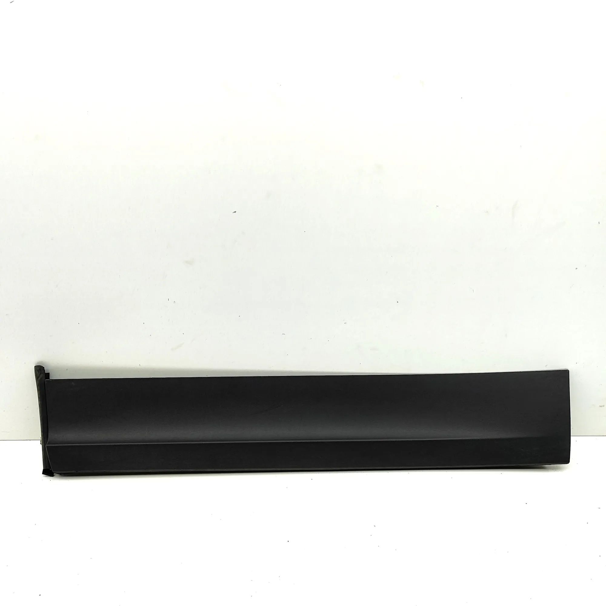 Porsche Cayenne Lower door moulding — rear left Lower door moulding — rear left — PORSCHE CAYEN...
