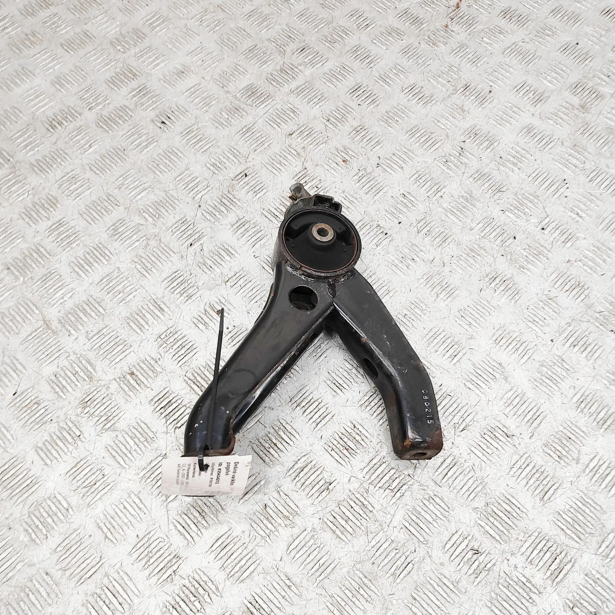 Mitsubishi Lancer Right Side Engine Mount Right Side Engine Mount — MITSUBISHI LANCER (VI...