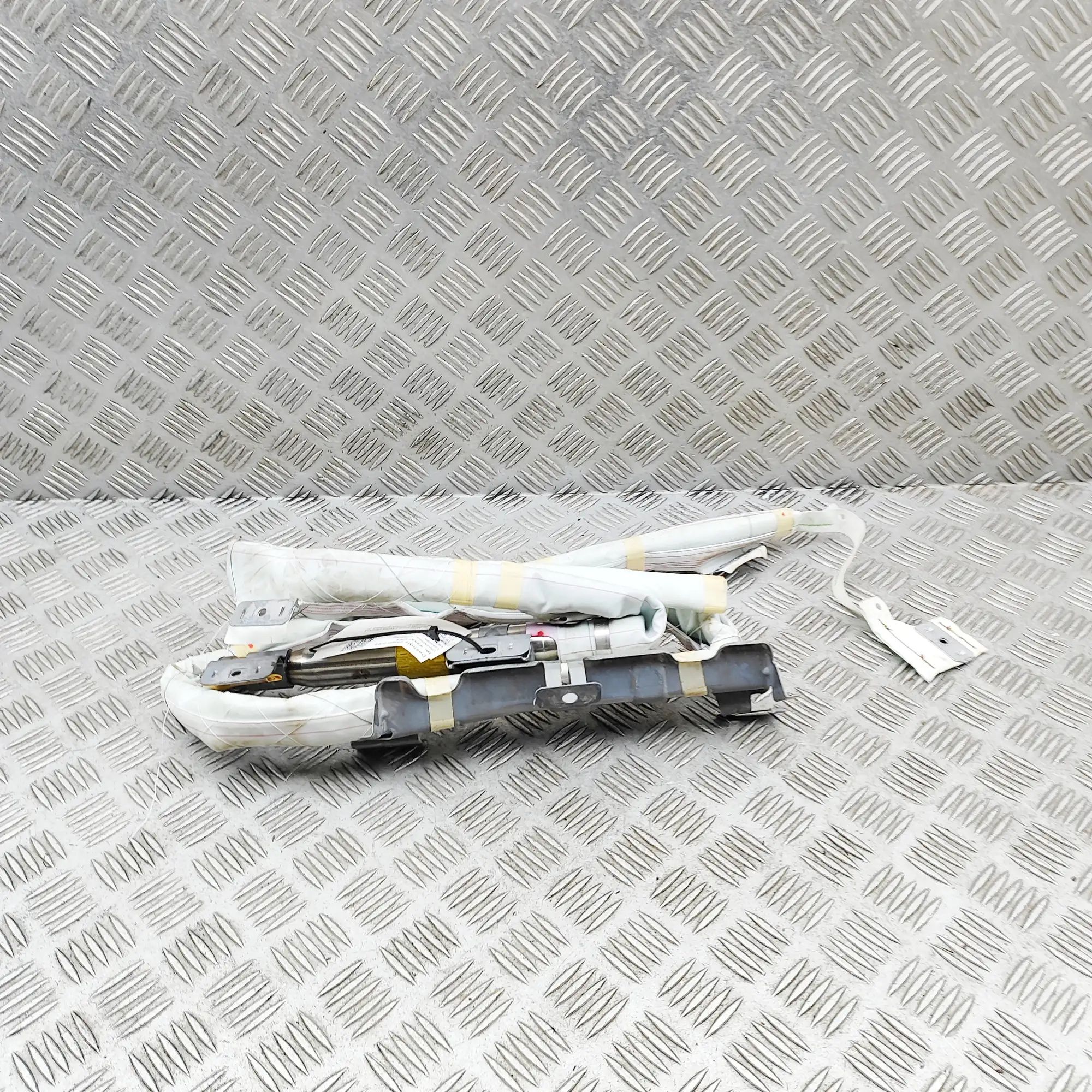 Mitsubishi Lancer Right Side Roof Safety Curtain SRS Right Side Roof Safety Curtain SRS — MITSUBISHI...