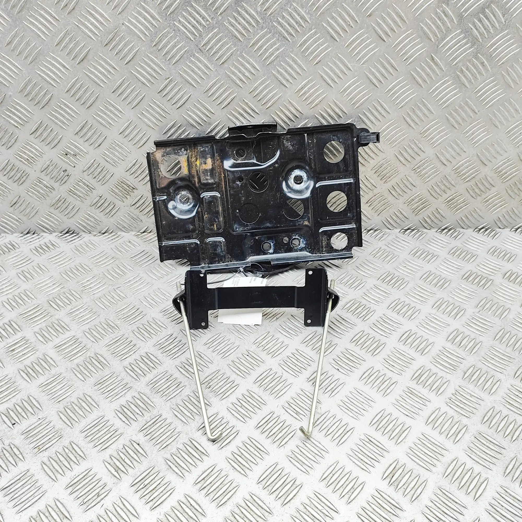 Mitsubishi Lancer Battery tray Battery tray — MITSUBISHI LANCER (VIII CY_A, CZ...