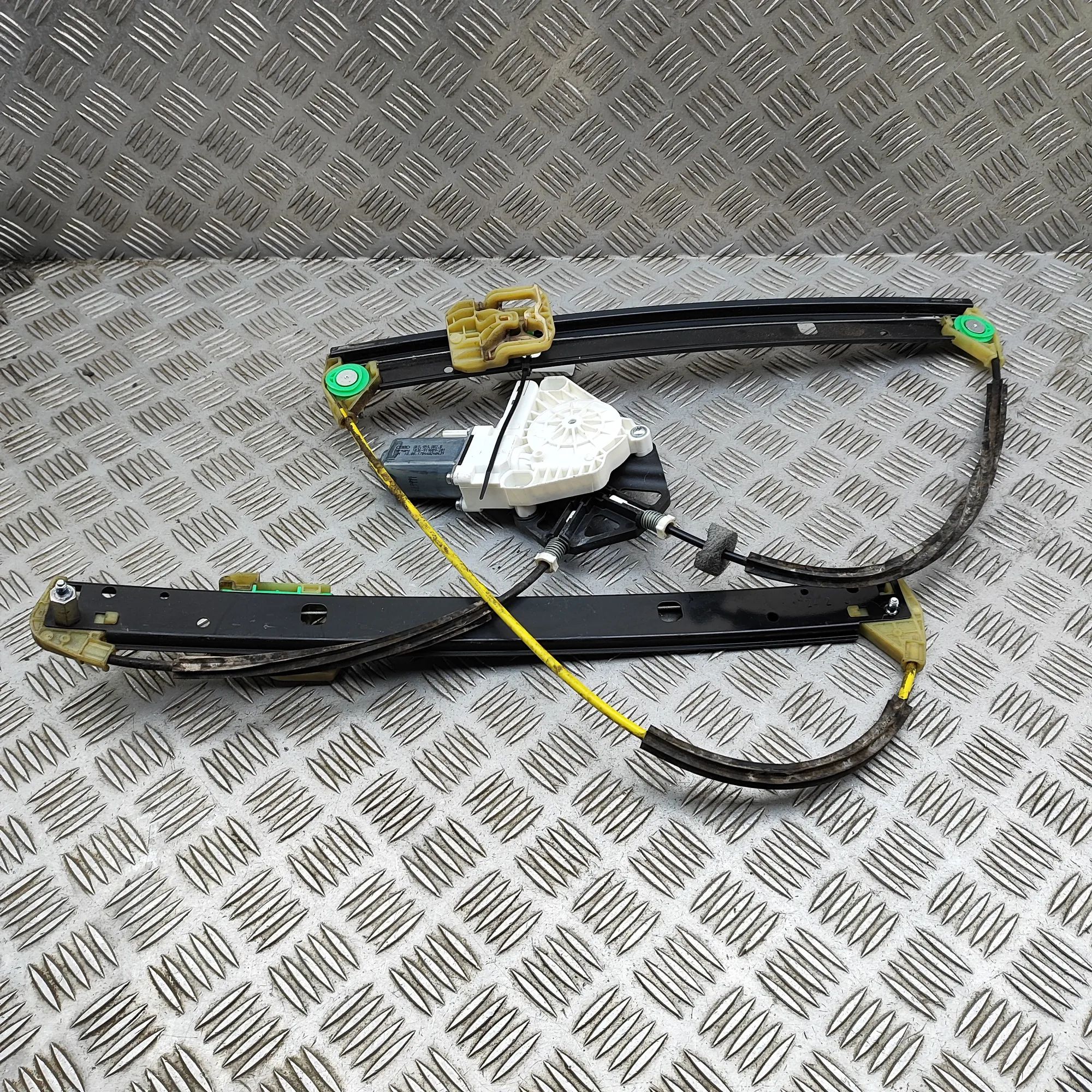 Audi Q3 (8U) Front Right Door Window Regulator Front Right Door Window Regulator — AUDI Q3 (8U...