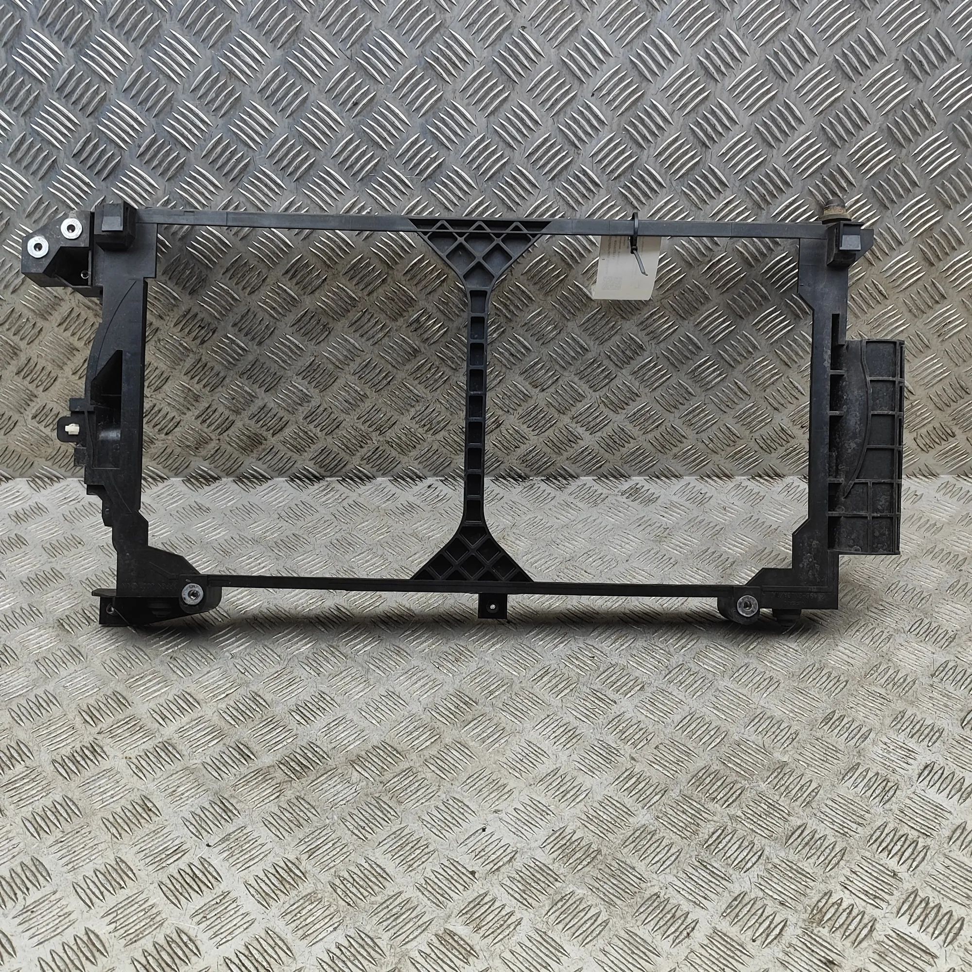 Nissan Leaf Radiator Holder Radiator Holder — NISSAN LEAF (ZE1) (2017-...) ...